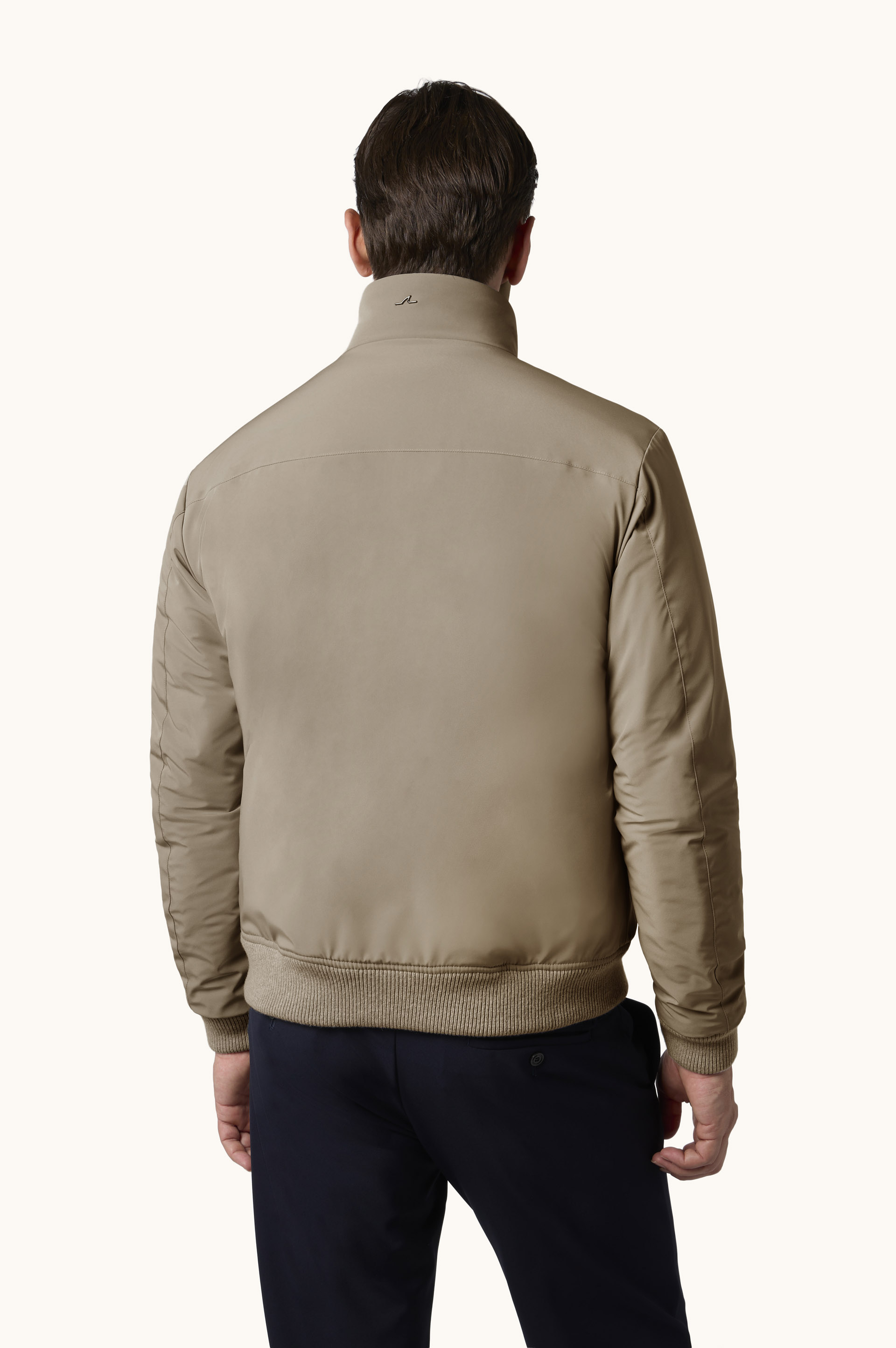Bomber Typhoon&reg; Re-4X4 Stretch con detalles de ante image number 3