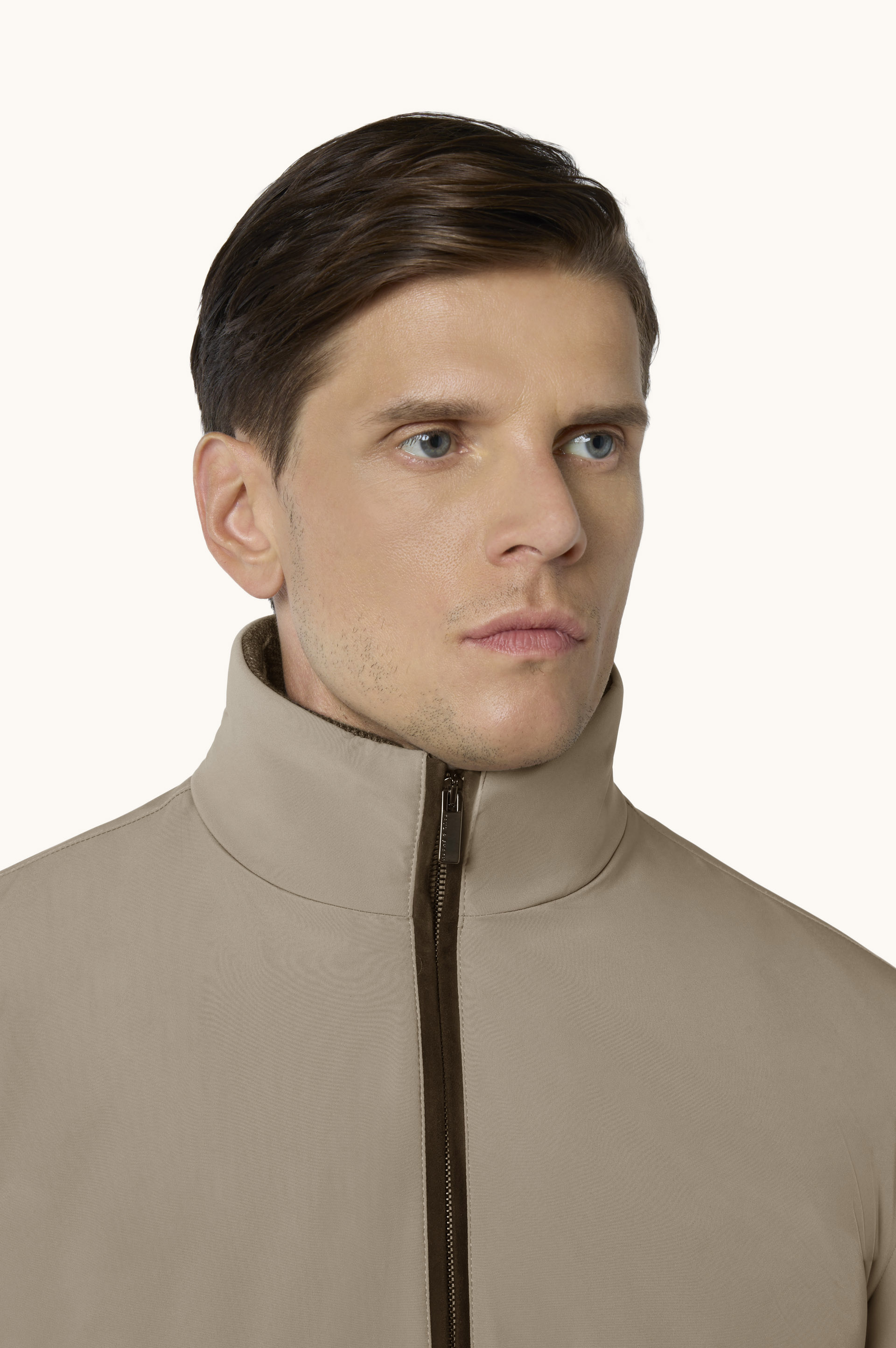 Bomber Typhoon&reg; Re-4X4 Stretch con detalles de ante image number 4