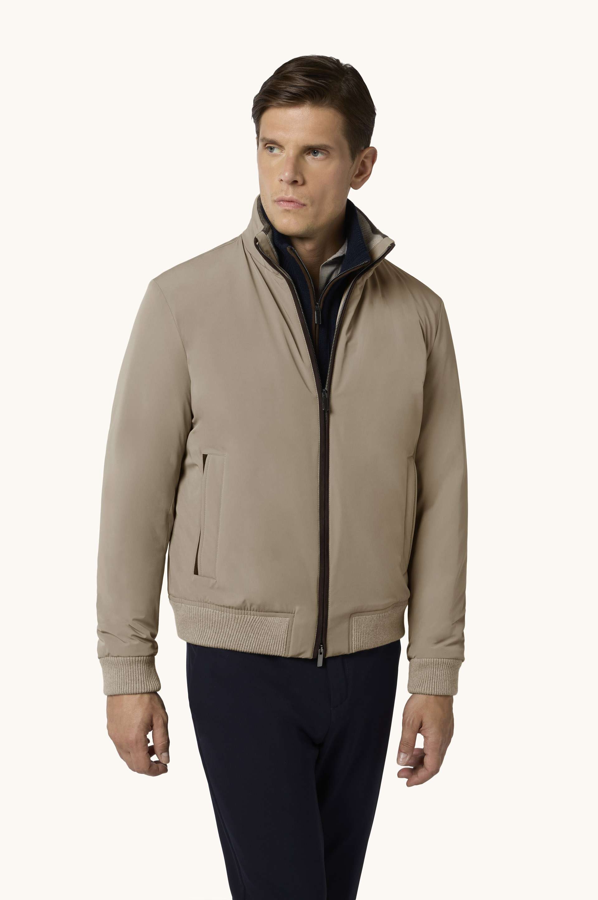 Bomber Typhoon&reg; Re-4X4 Stretch con detalles de ante image number 0