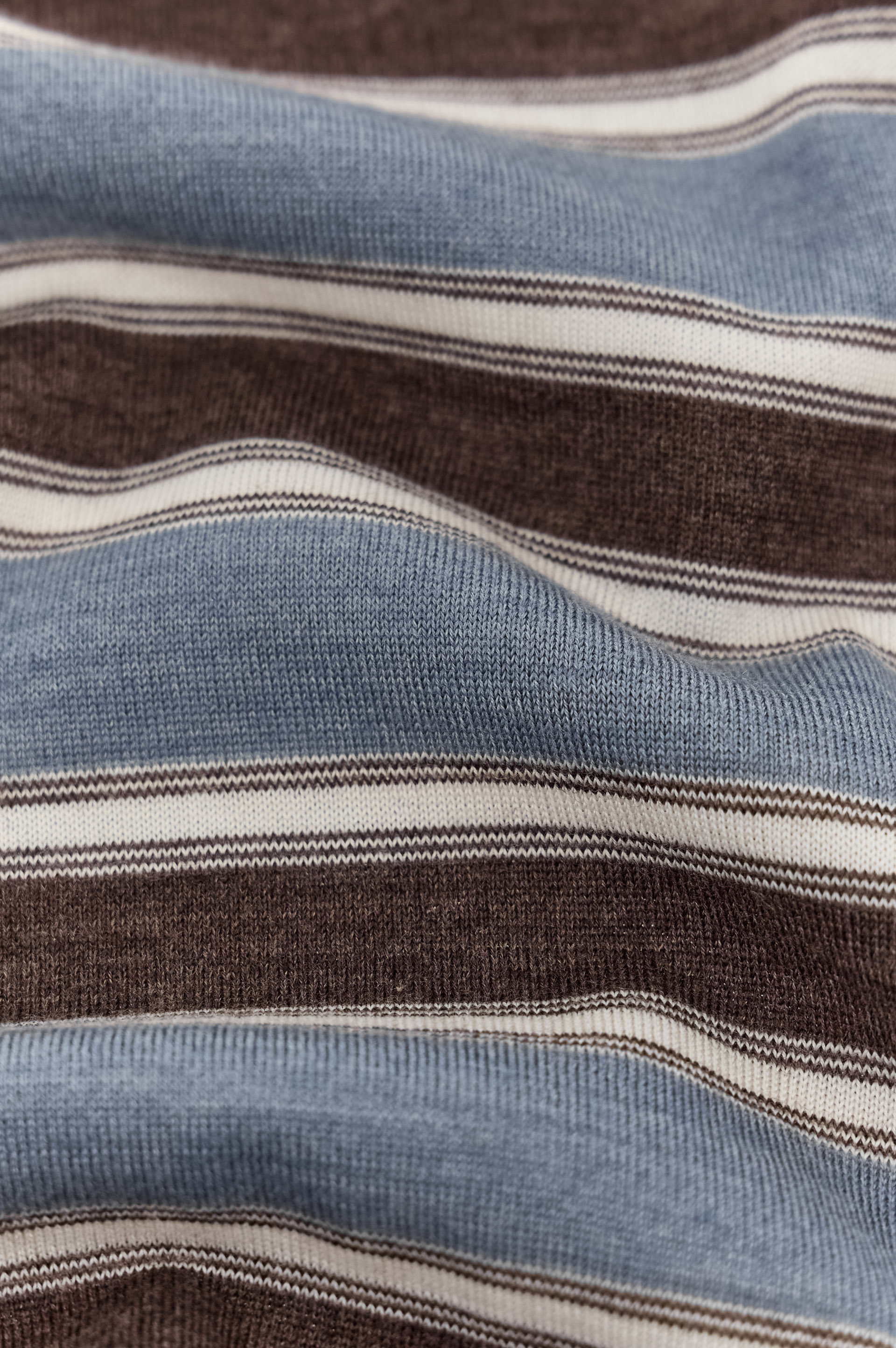 Maglia in lana e seta a righe con doppio collo image number 7