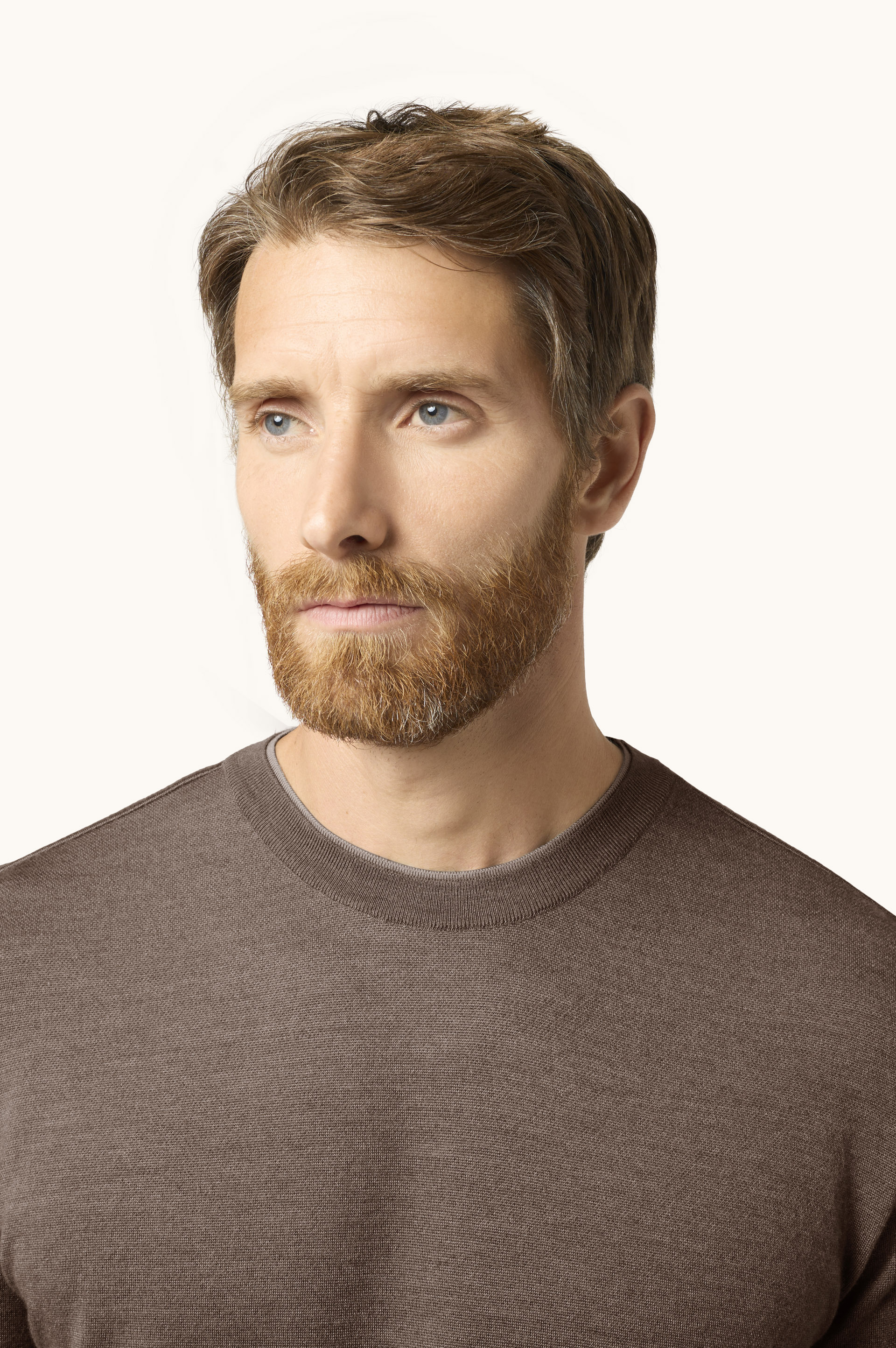 Wool and silk crewneck with contrast trim image number 4
