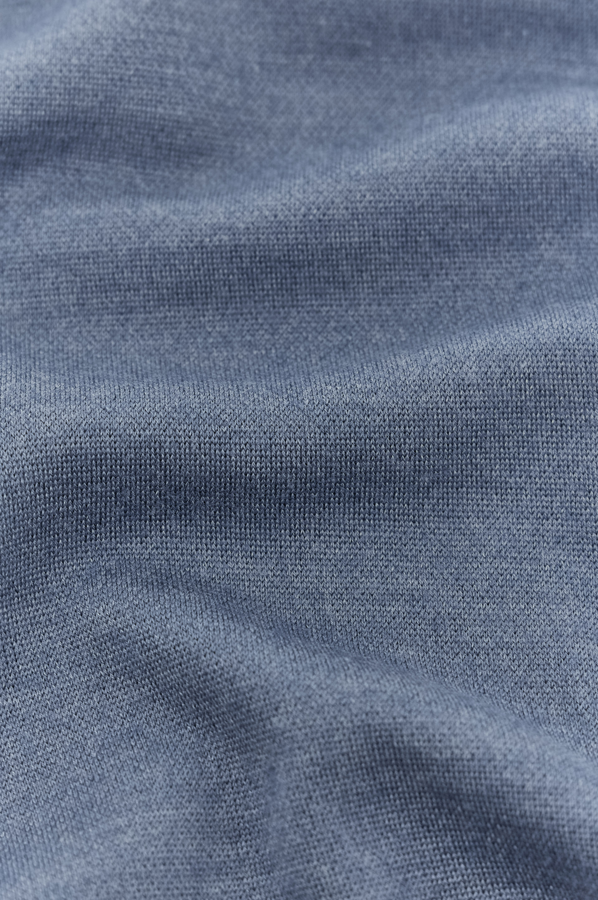 Pull col rond en laine et soie avec finitions contrast&eacute;es image number 7