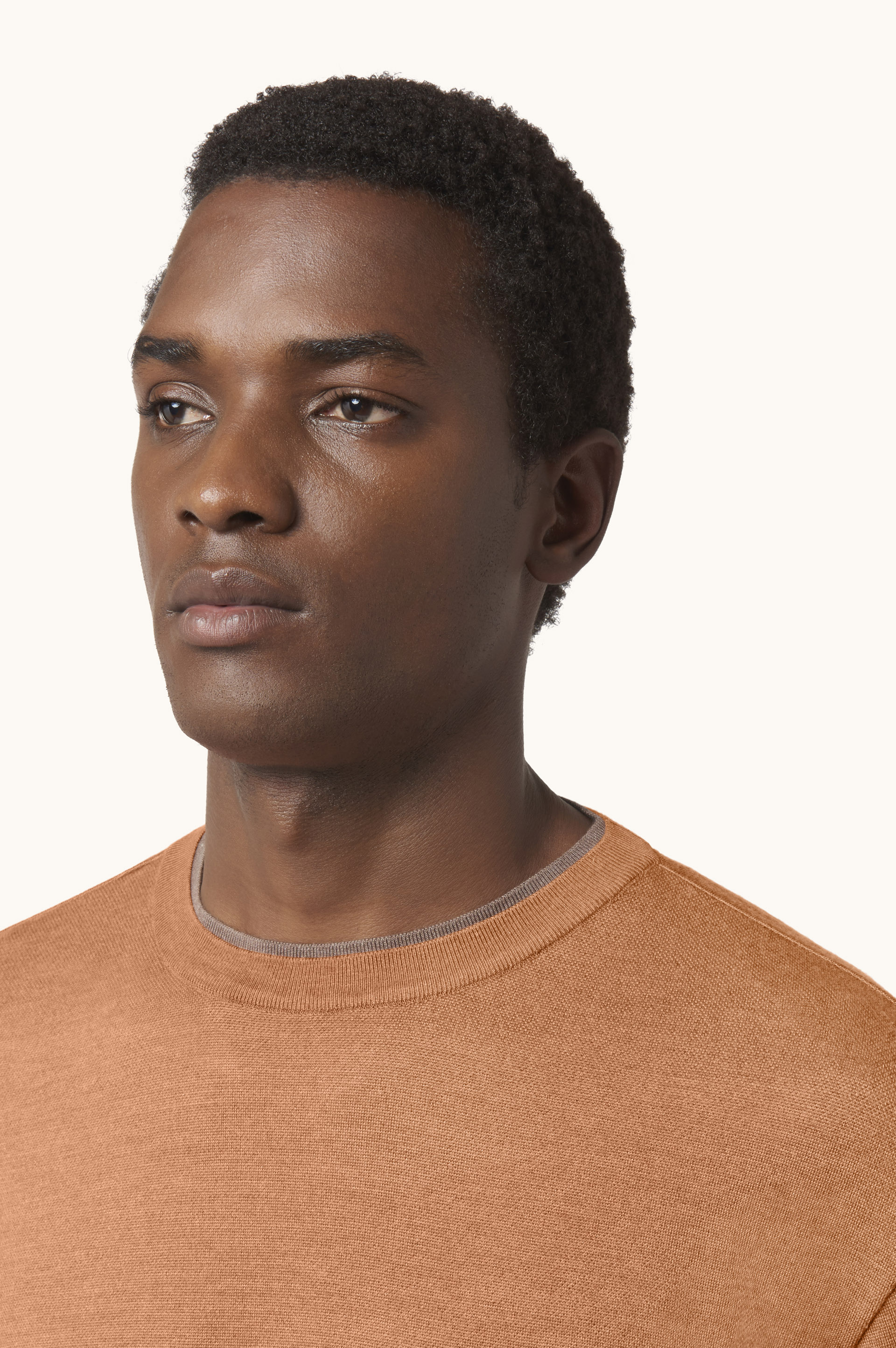 Wool and silk crewneck with contrast trim image number 3