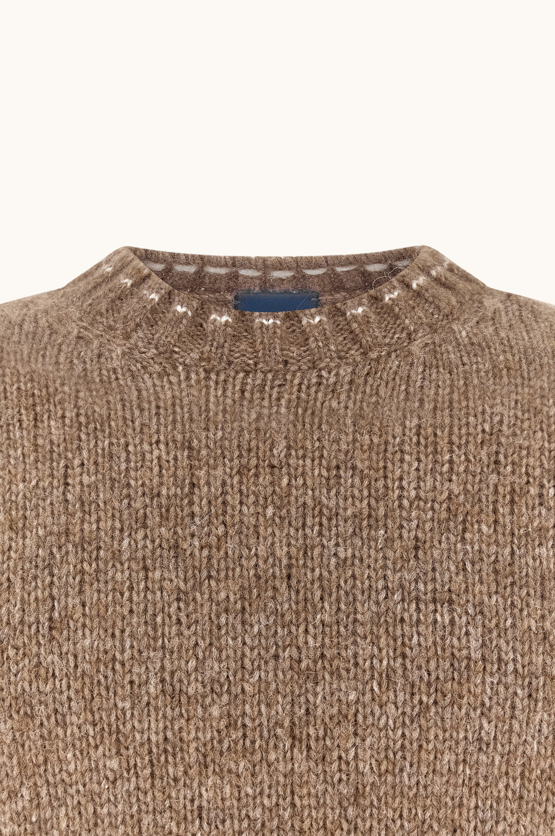 Jersey de cuello redondo en fino hilo de lama image number 5
