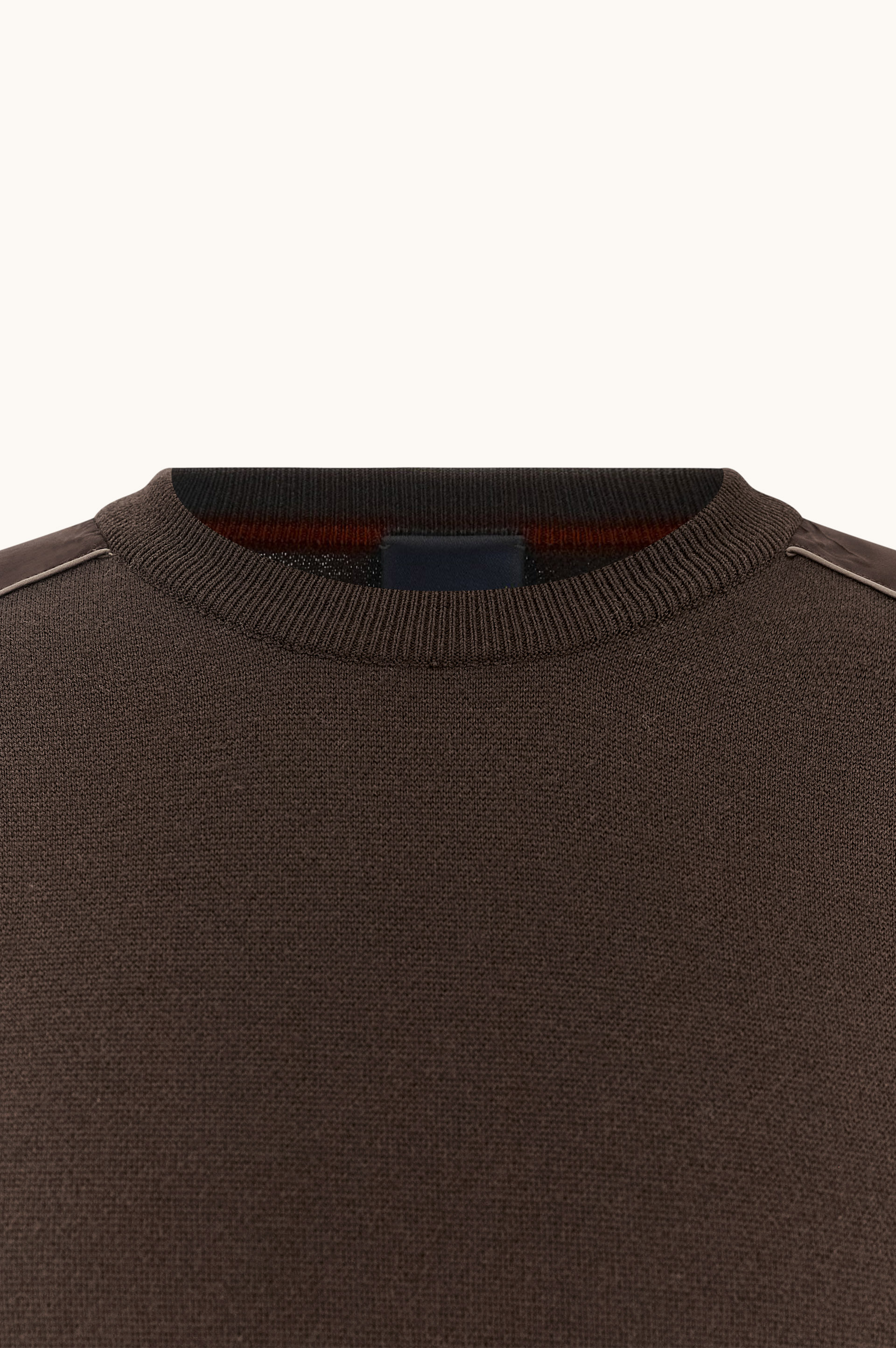 Jersey de cuello redondo en lana con detalles Typhoon&reg; Platinum image number 1