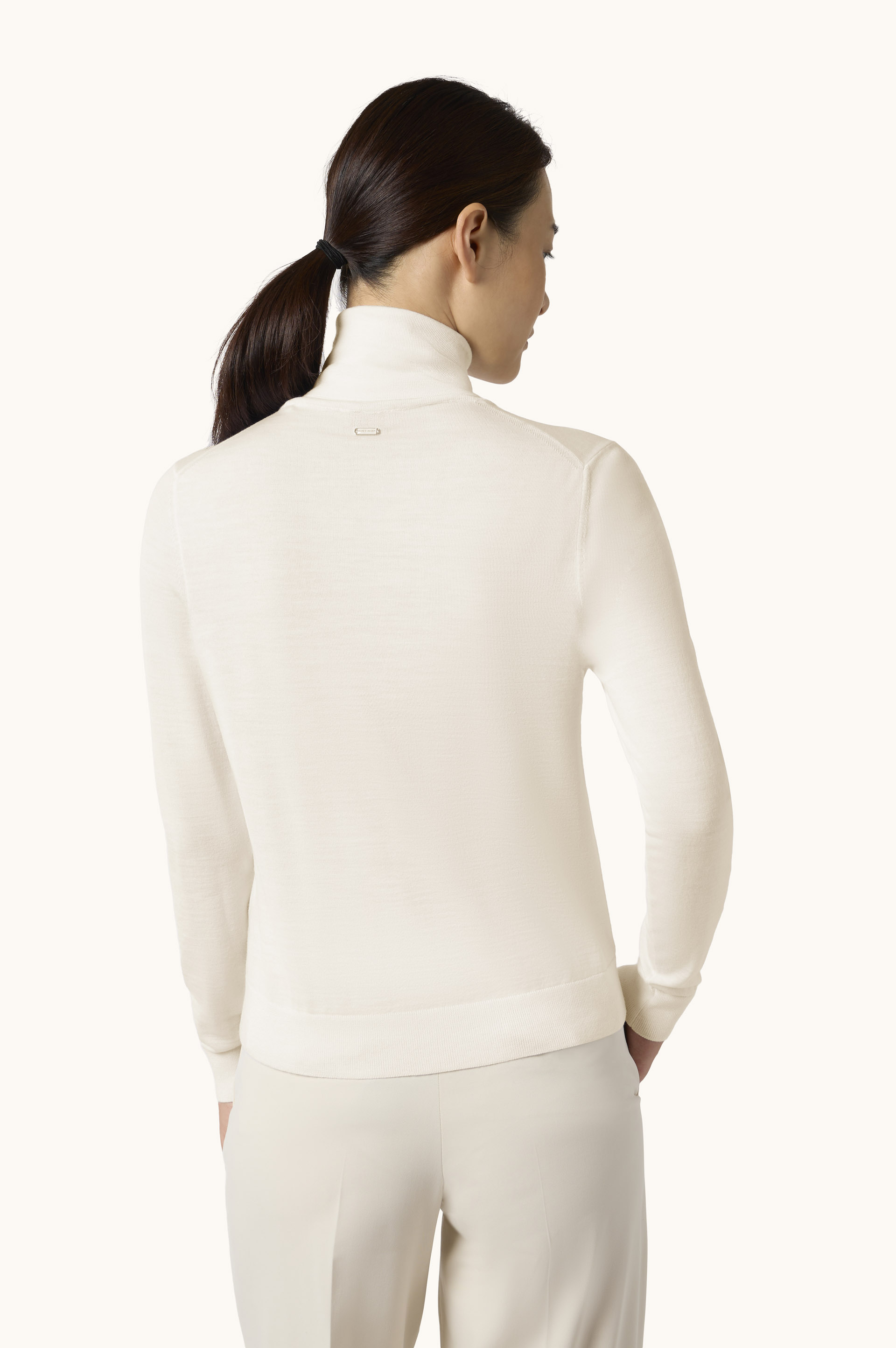 Merino wool turtleneck sweater image number 3