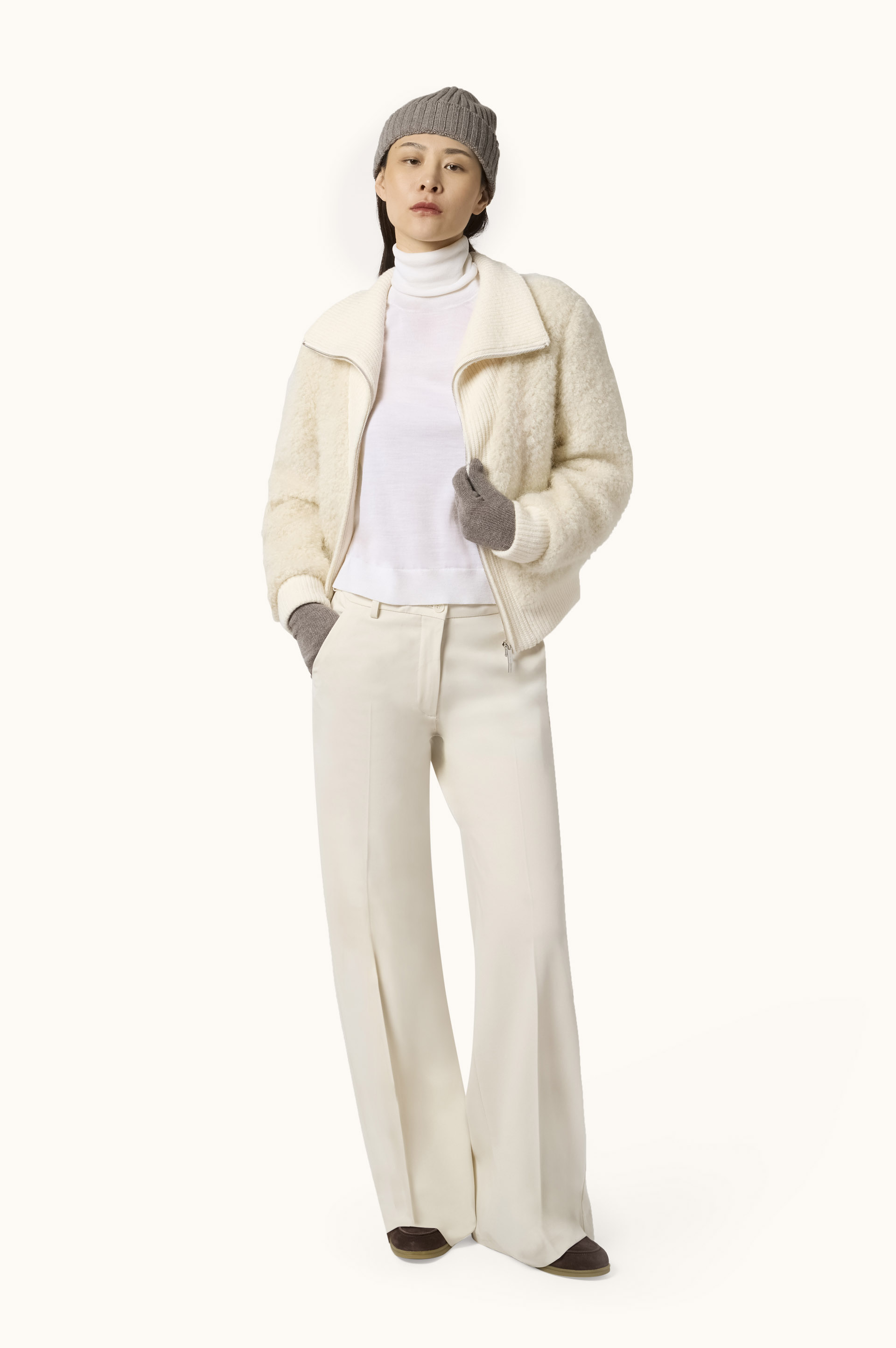 Merino wool turtleneck sweater image number 2