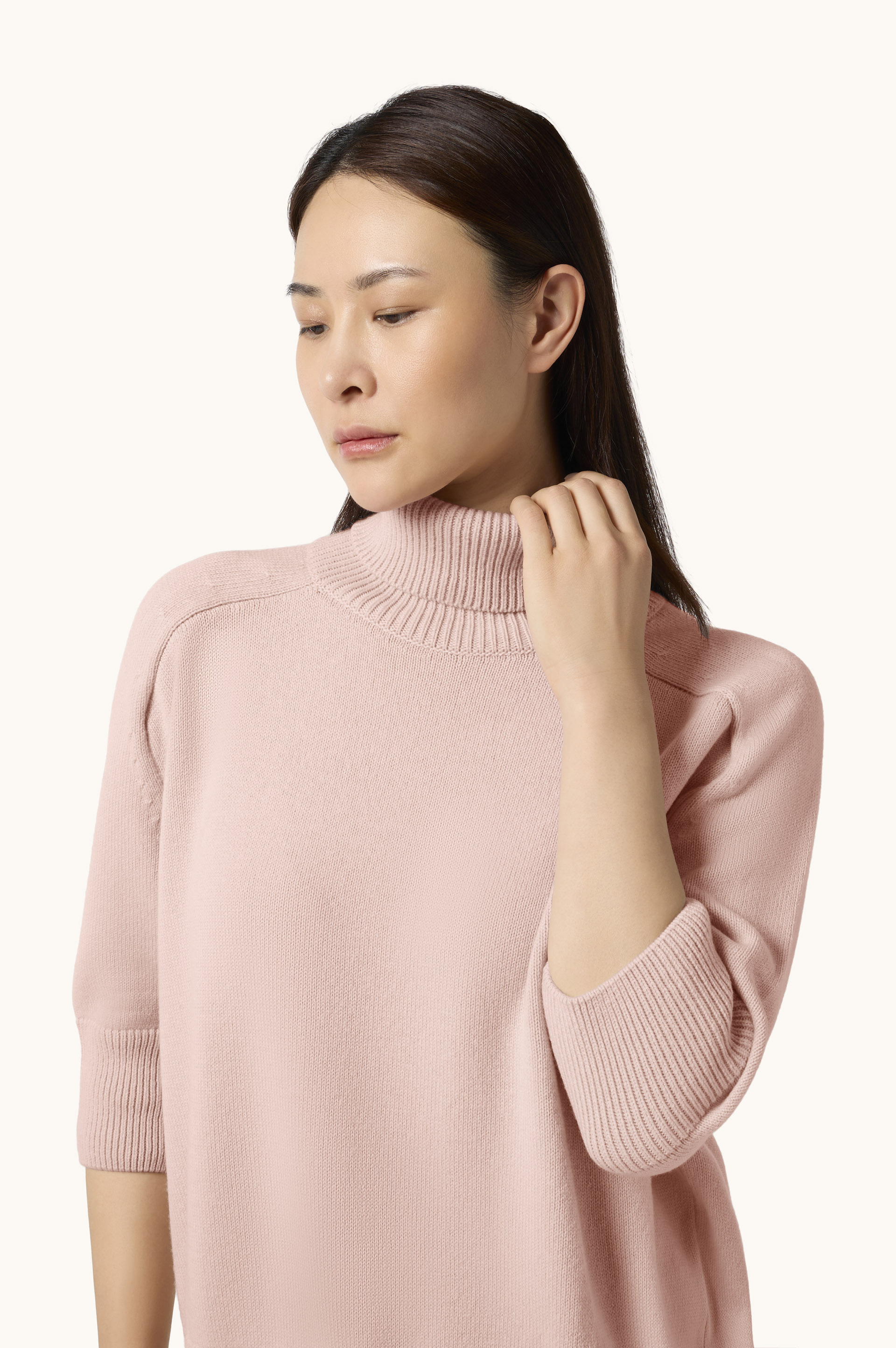 Wool and Cashmere Turtleneck Sweater image number 4