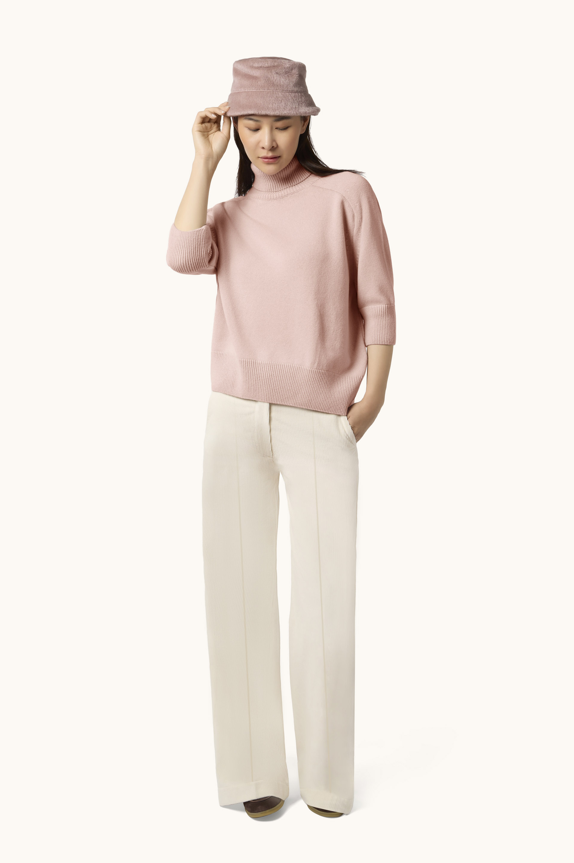 Wool and Cashmere Turtleneck Sweater image number 2