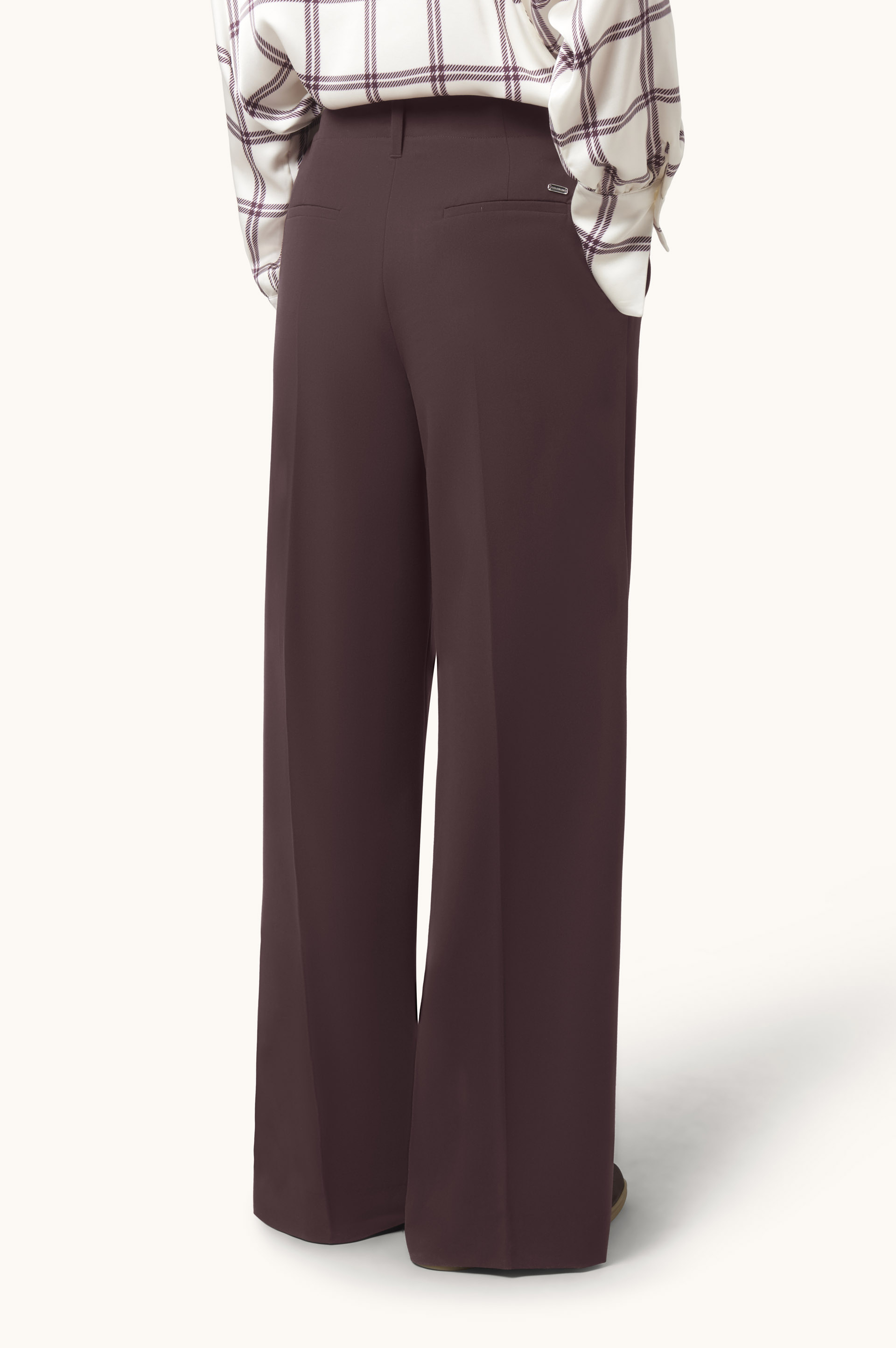 Pantal&oacute;n wide leg en viscosa t&eacute;cnica image number 3