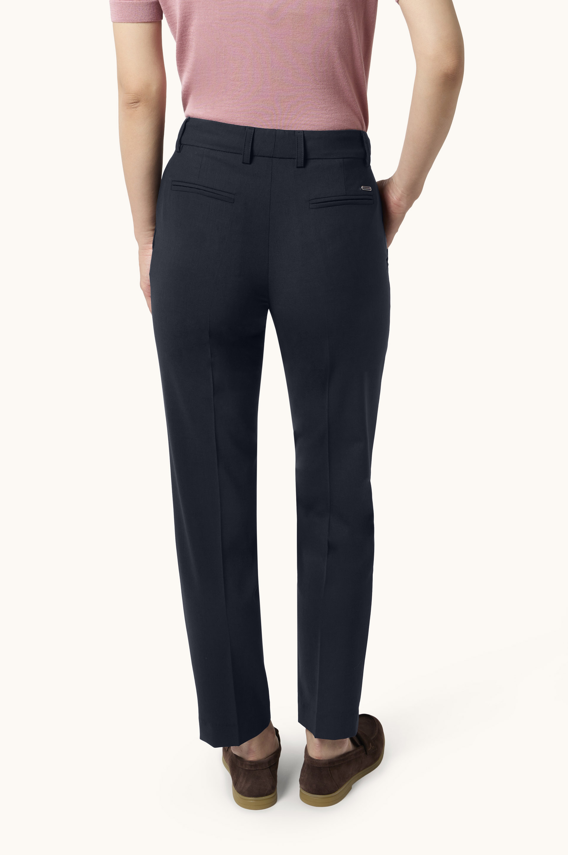 Pantal&oacute;n tapered en lana t&eacute;cnica image number 2
