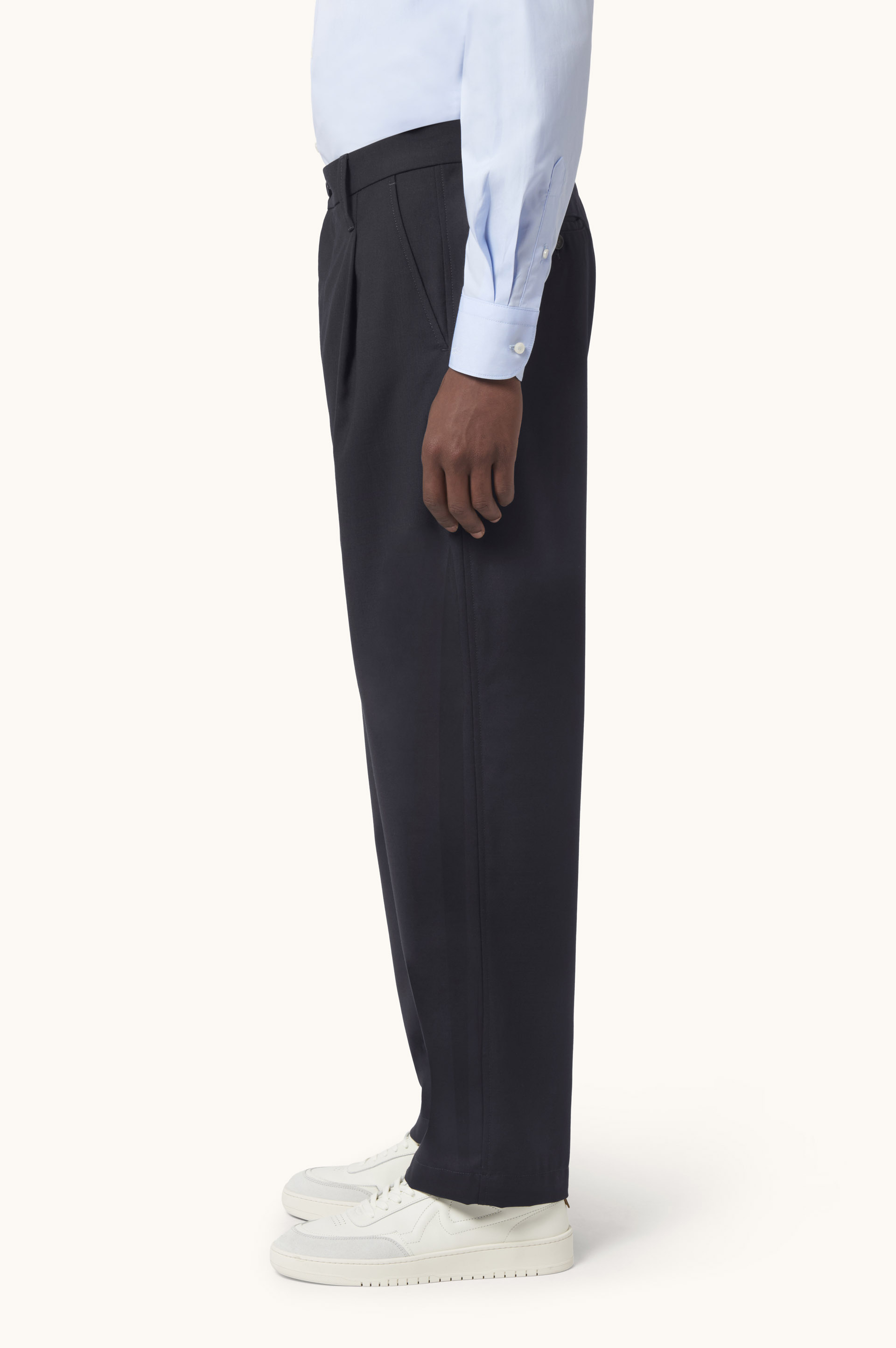 Como Trousers in Tech Wool image number 4