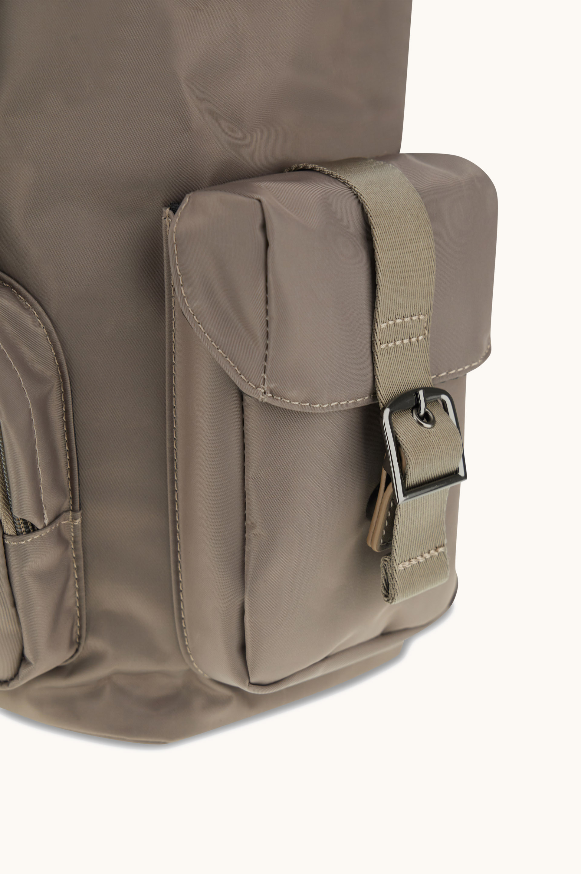 Sac &agrave; dos Milano en nylon avec finitions en cuir image number 4
