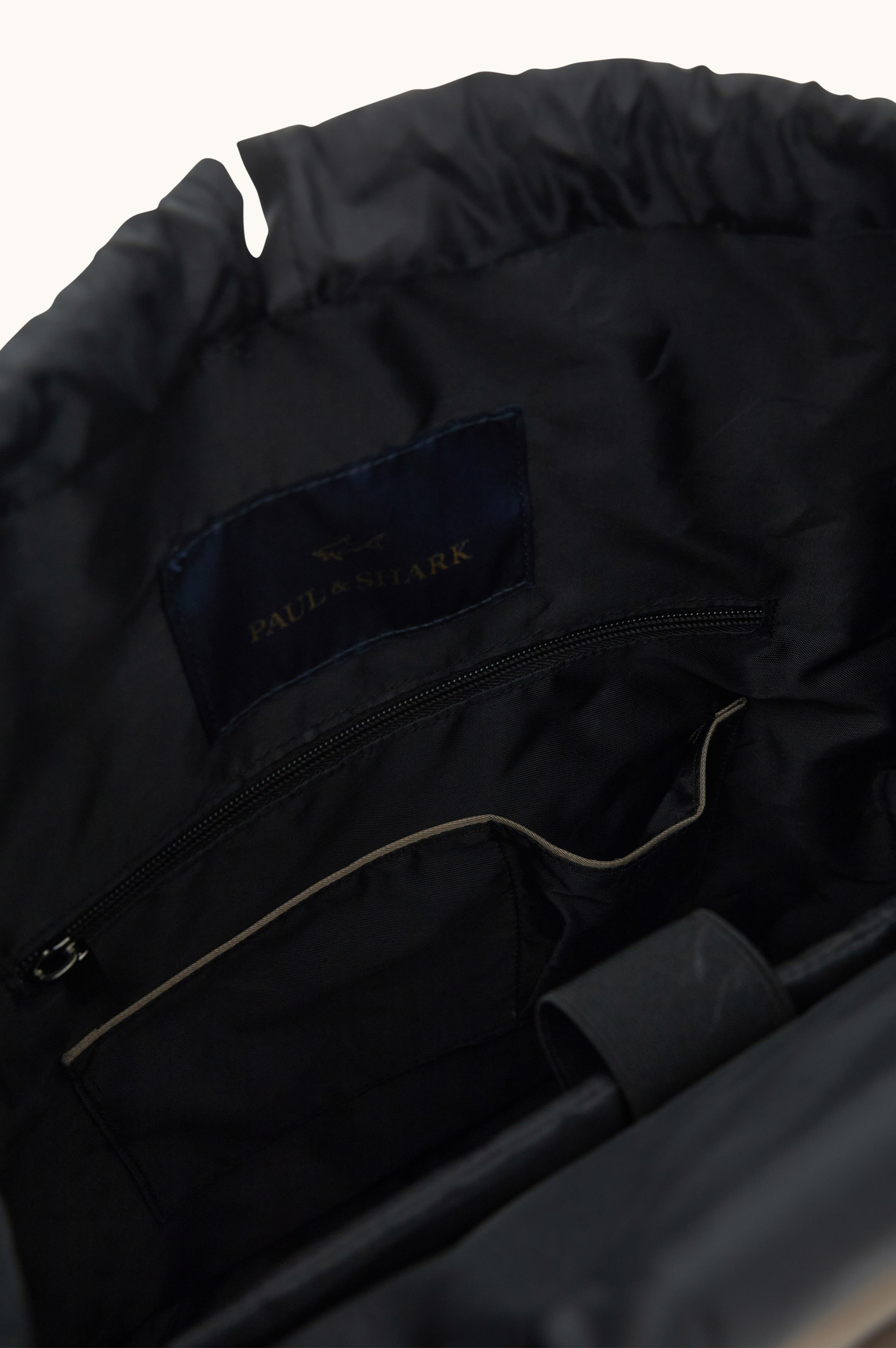 Sac &agrave; dos Milano en nylon avec finitions en cuir image number 6