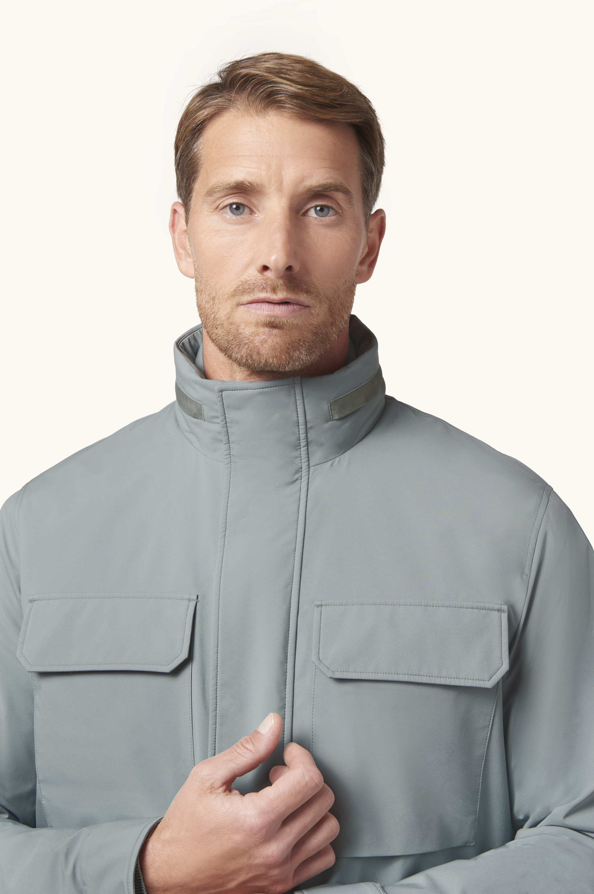 Field Jacket Typhoon&reg; Platinum con detalles de ante image number 4