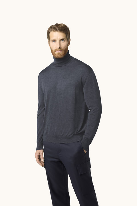 Superfine 140's Merino Wool Turtleneck Sweater