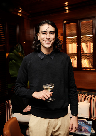 https://media-cdn.paulandshark.com/ecom/content/stories/club_riviera/mfw_cipriani_event1_desktop.jpg  https://media-cdn.paulandshark.com/ecom/content/stories/club_riviera/mfw_cipriani_event1_desktop.jpg