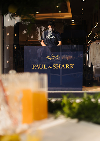 https://media-cdn.paulandshark.com/ecom/content/stories/forte-dei-marmi-event/desktop-evento-forte-27.jpg https://media-cdn.paulandshark.com/ecom/content/stories/forte-dei-marmi-event/desktop-evento-forte-27.jpg