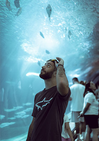 https://media-cdn.paulandshark.com/ecom/content/stories/shark_day/shark_day_gallery1_d8.jpg https://media-cdn.paulandshark.com/ecom/content/stories/shark_day/shark_day_gallery1_d8.jpg