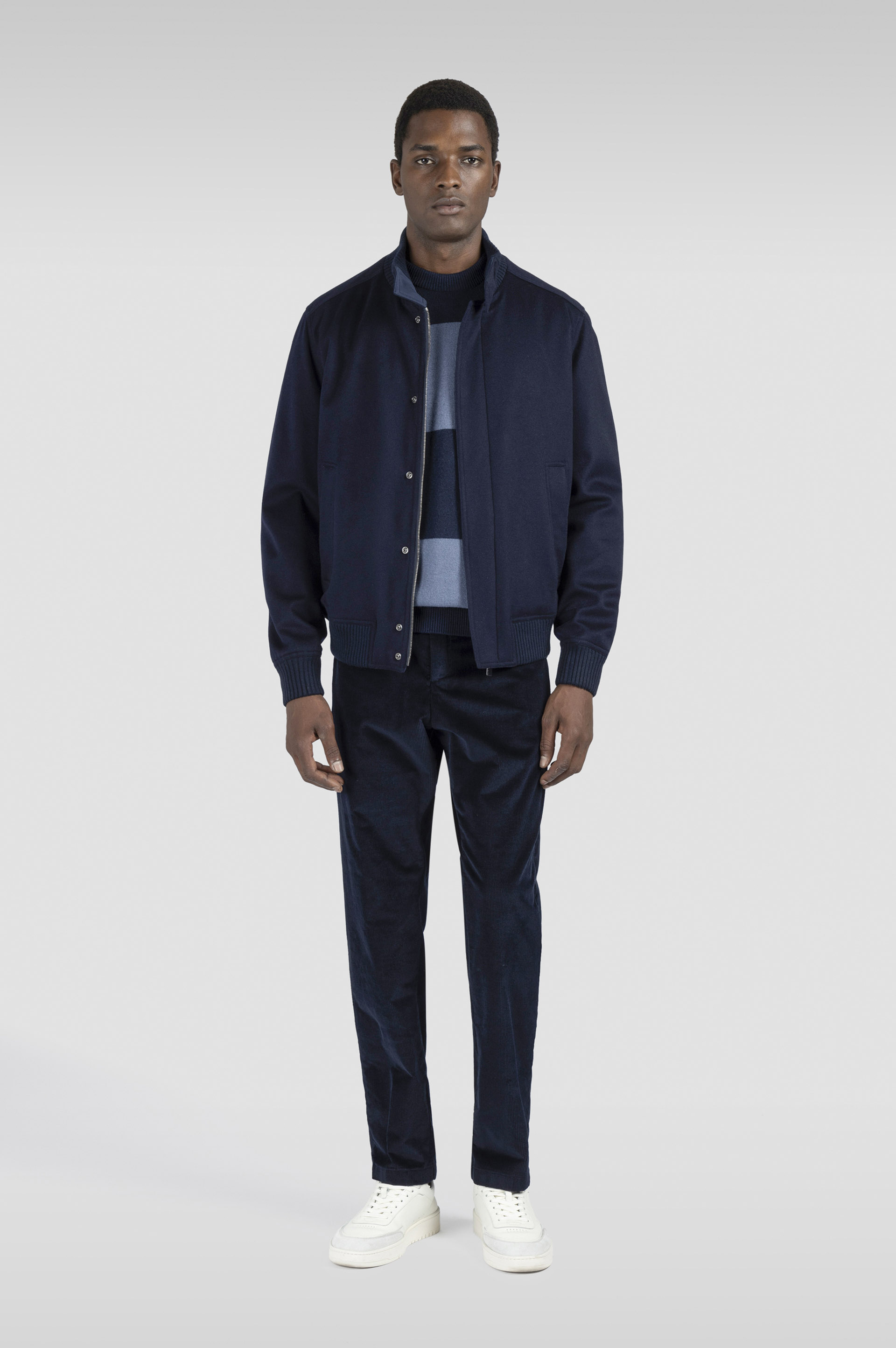 Pantalon chino en velours image number 2 Pantalon chino en velours image number 2