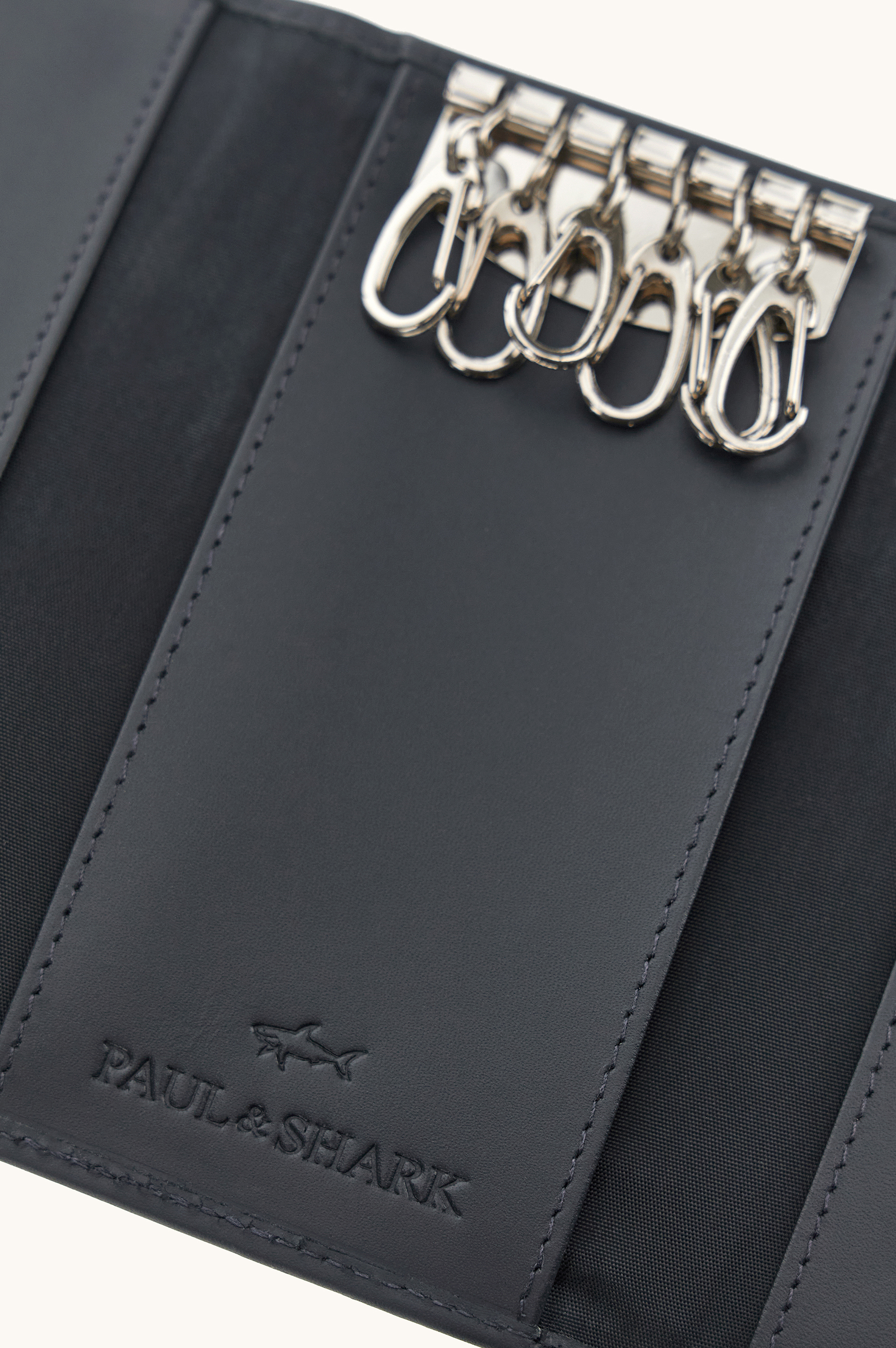 Кожаный брелок с тиснением &laquo;Fin&raquo; image number 2