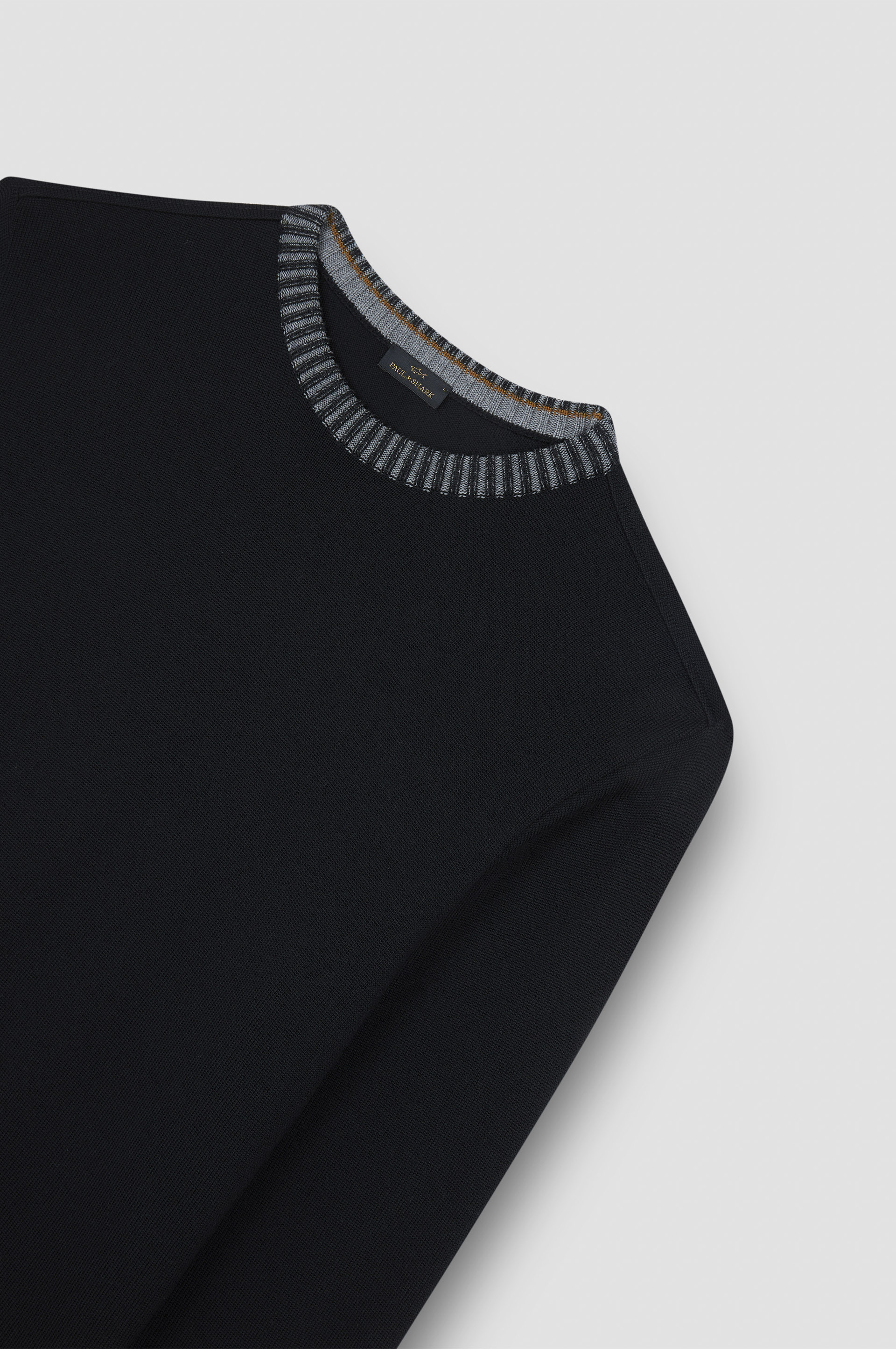 Soft Cool Touch wool crewneck Sweater image number 5