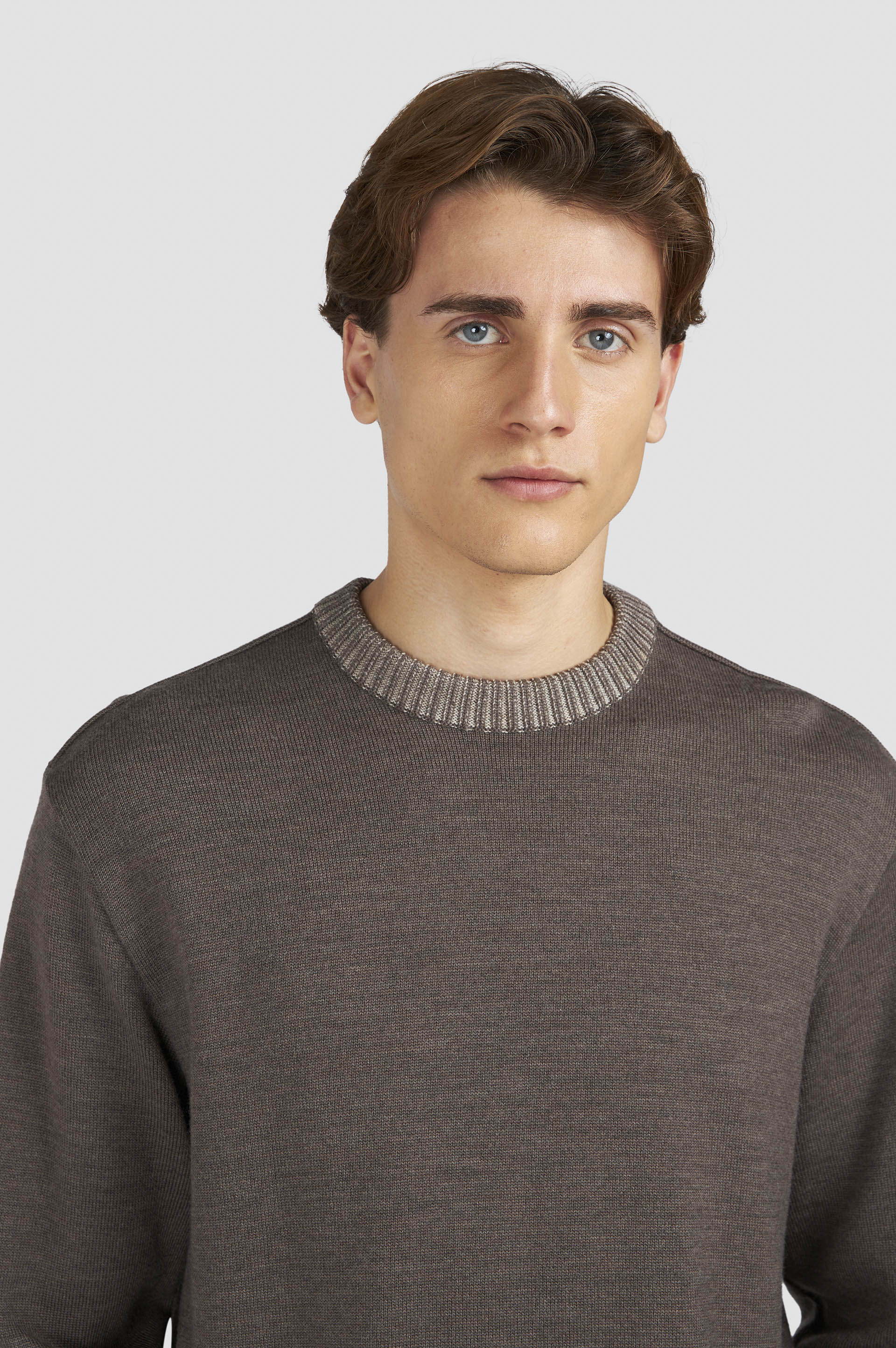 Soft Cool Touch wool crewneck Sweater image number 4
