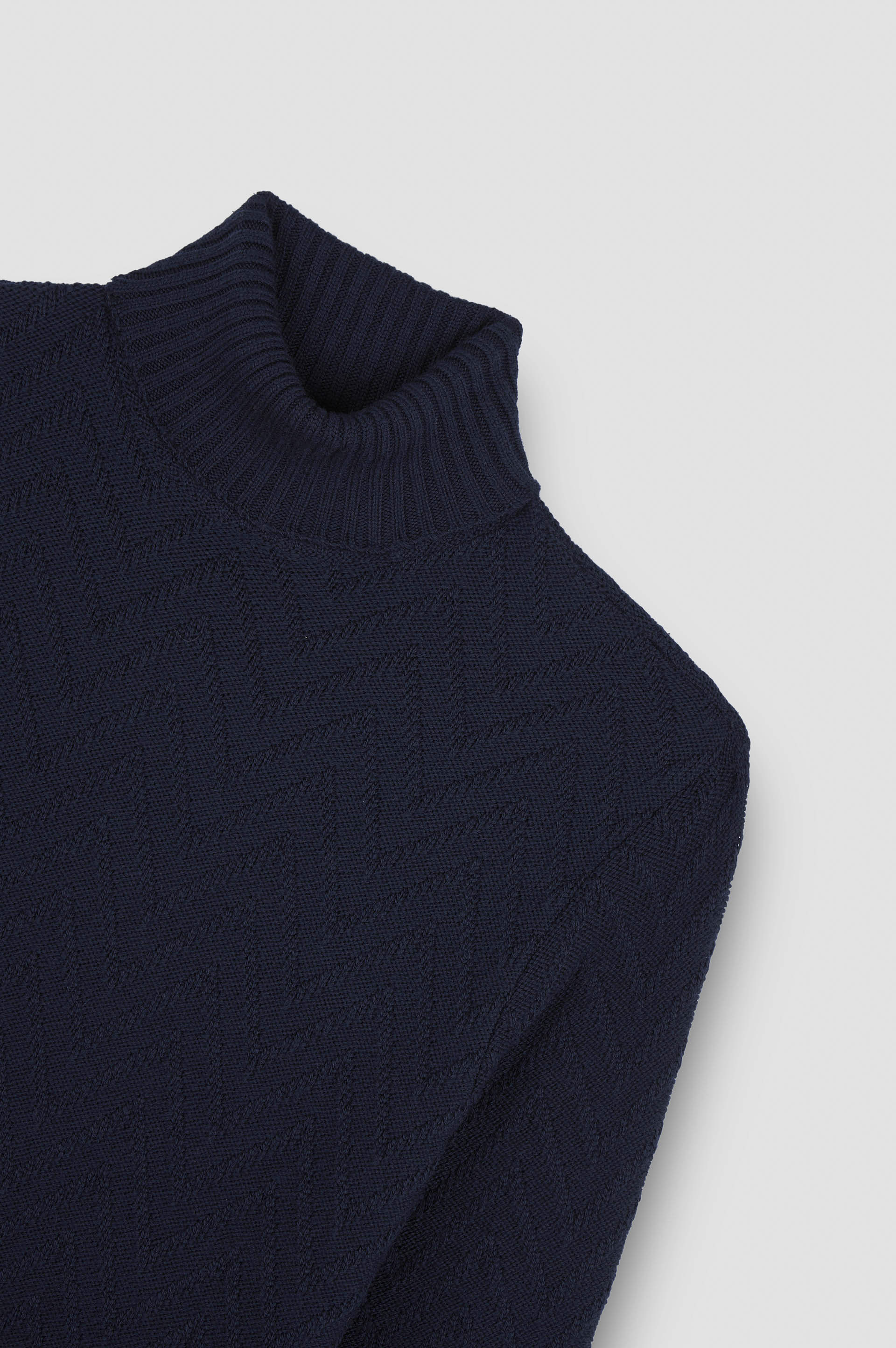 Merino Wool turtleneck sweater image number 5