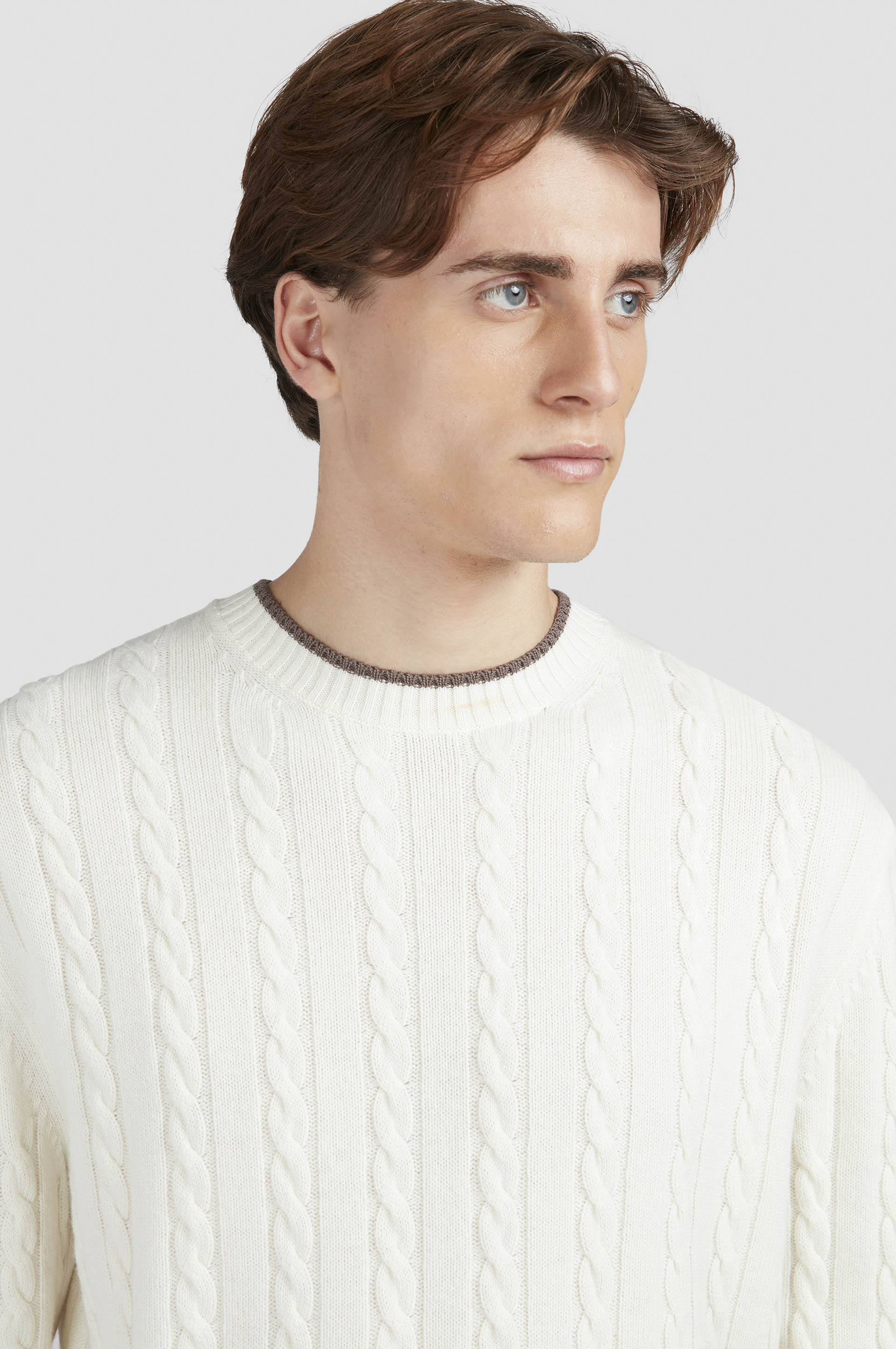 Pull à col roulé en laine et cachemire image number 4