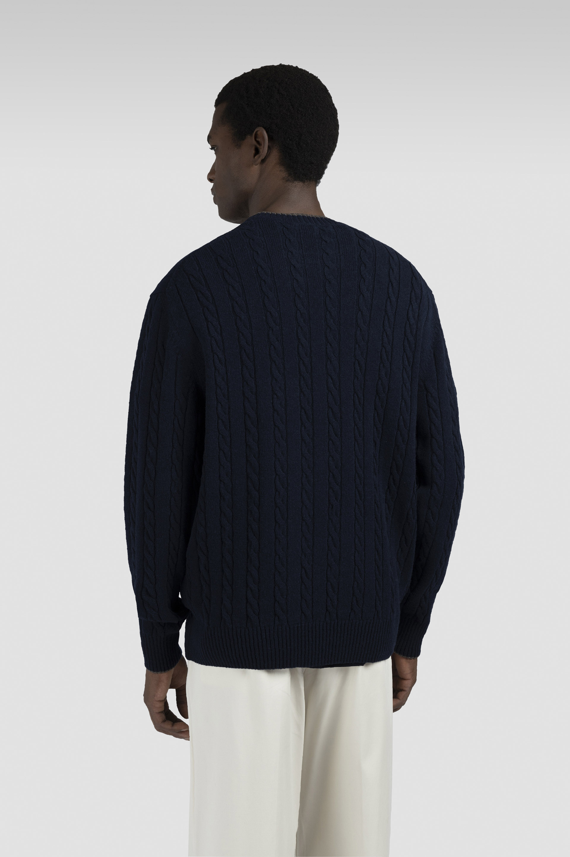 Pull à col roulé en laine et cachemire image number 3