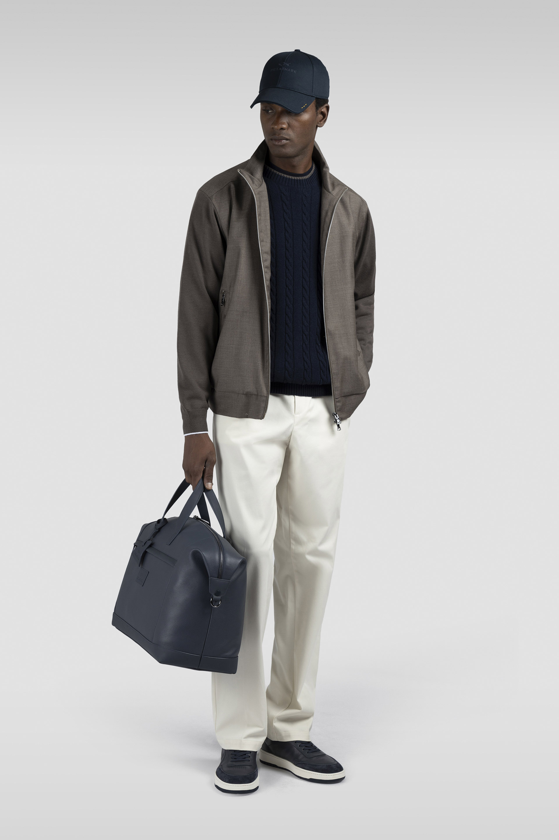 Pull à col roulé en laine et cachemire image number 2