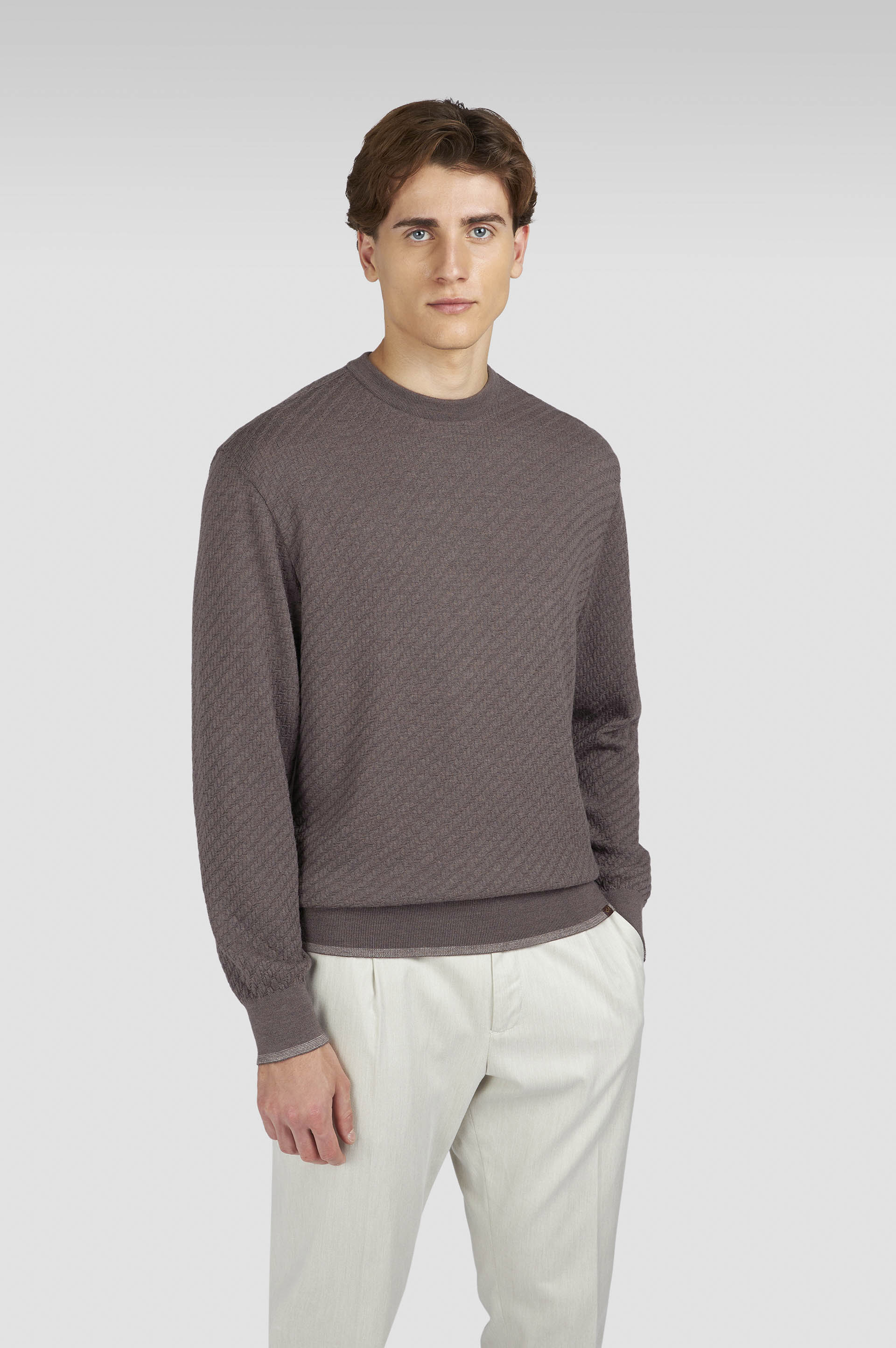 Suéter de cuello redondo en lana Merino extrafina image number 0