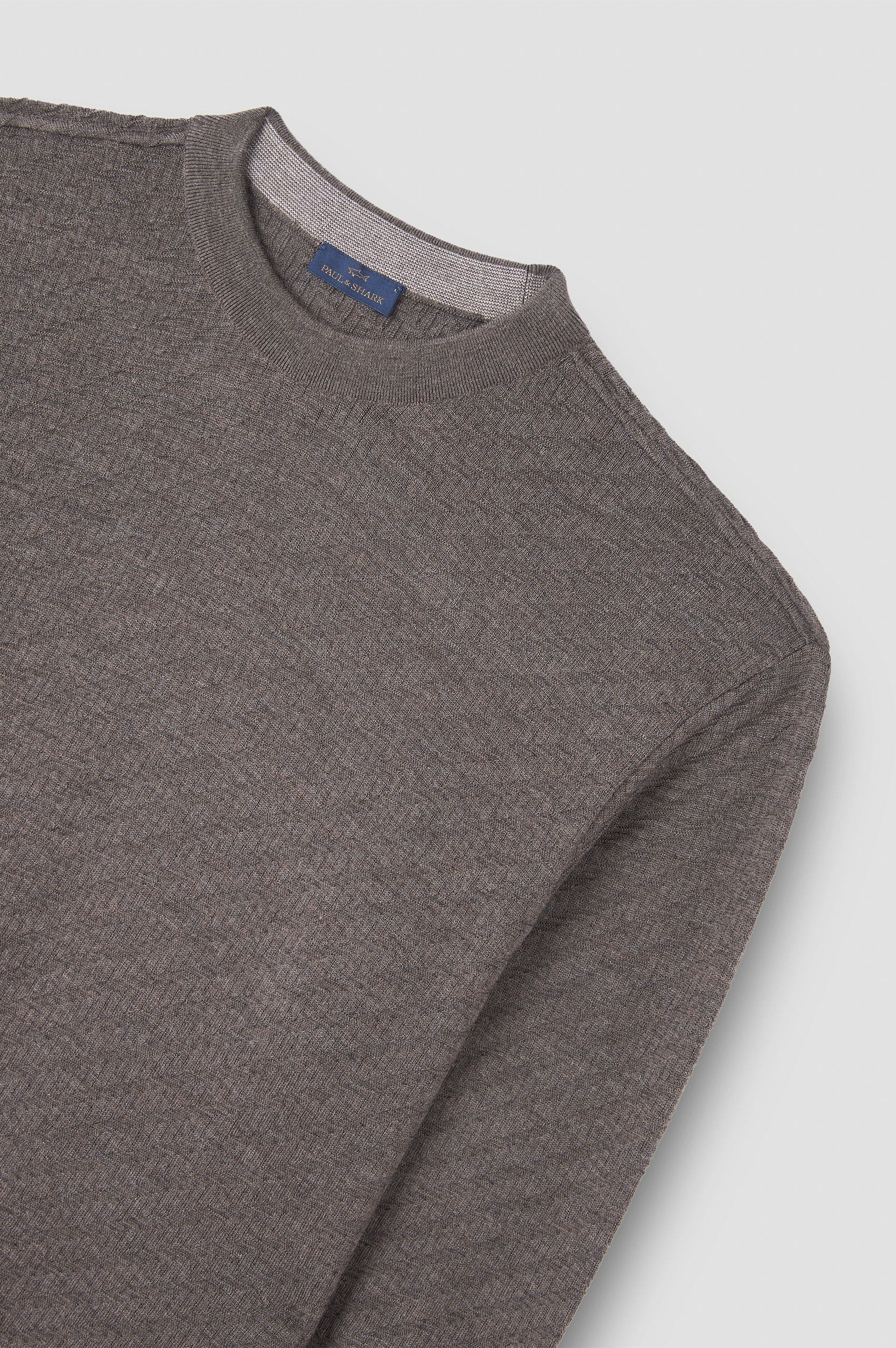 Suéter de cuello redondo en lana Merino extrafina image number 5