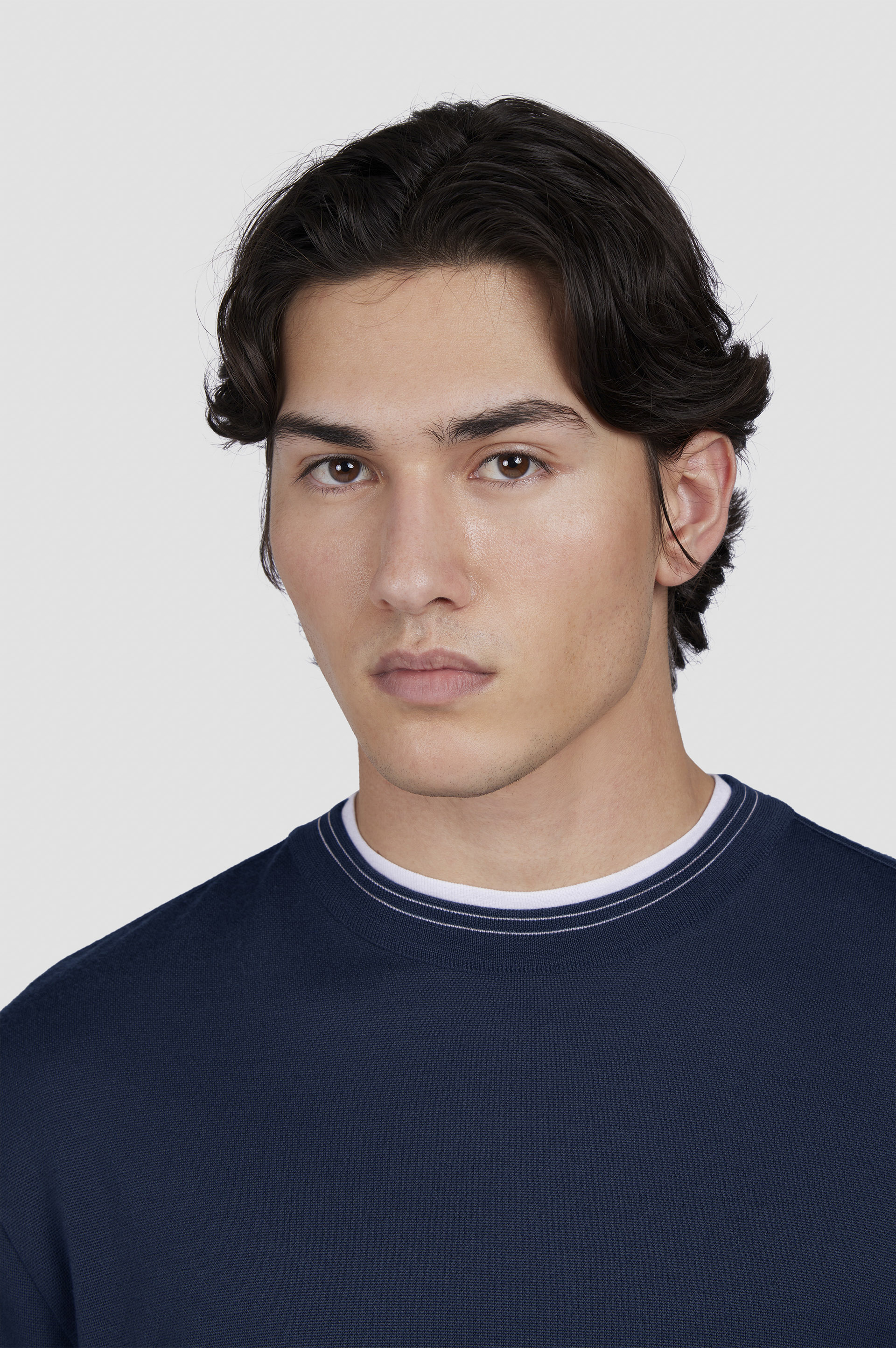 Wool and cashmere crewneck sweater image number 4 Wool and cashmere crewneck sweater image number 4