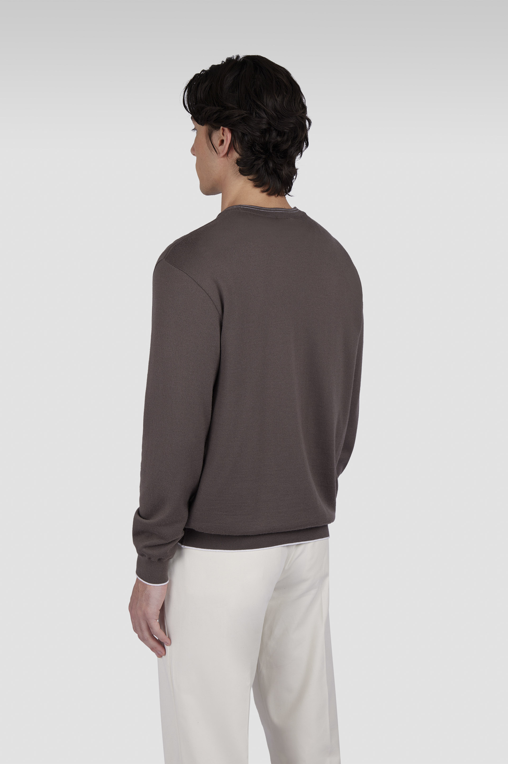 Pull à col rond en laine et cachemire image number 3