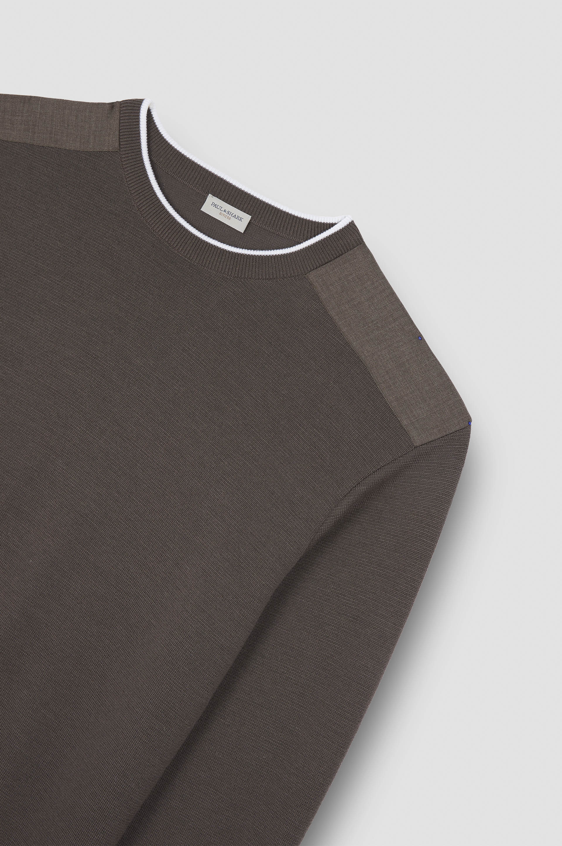 كنزة صوفية بلمسة ناعمة وباردة image number 5