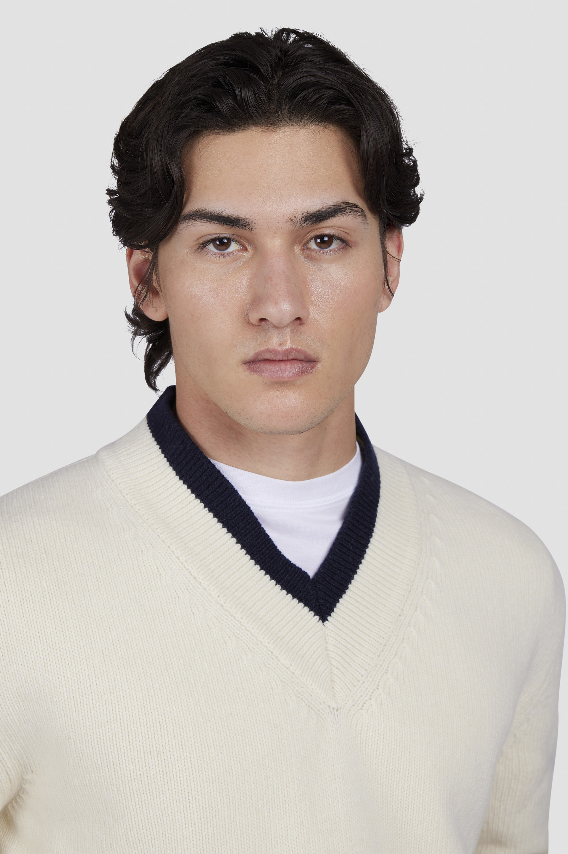 Sweater in Re-Wool with V-neck image number 4