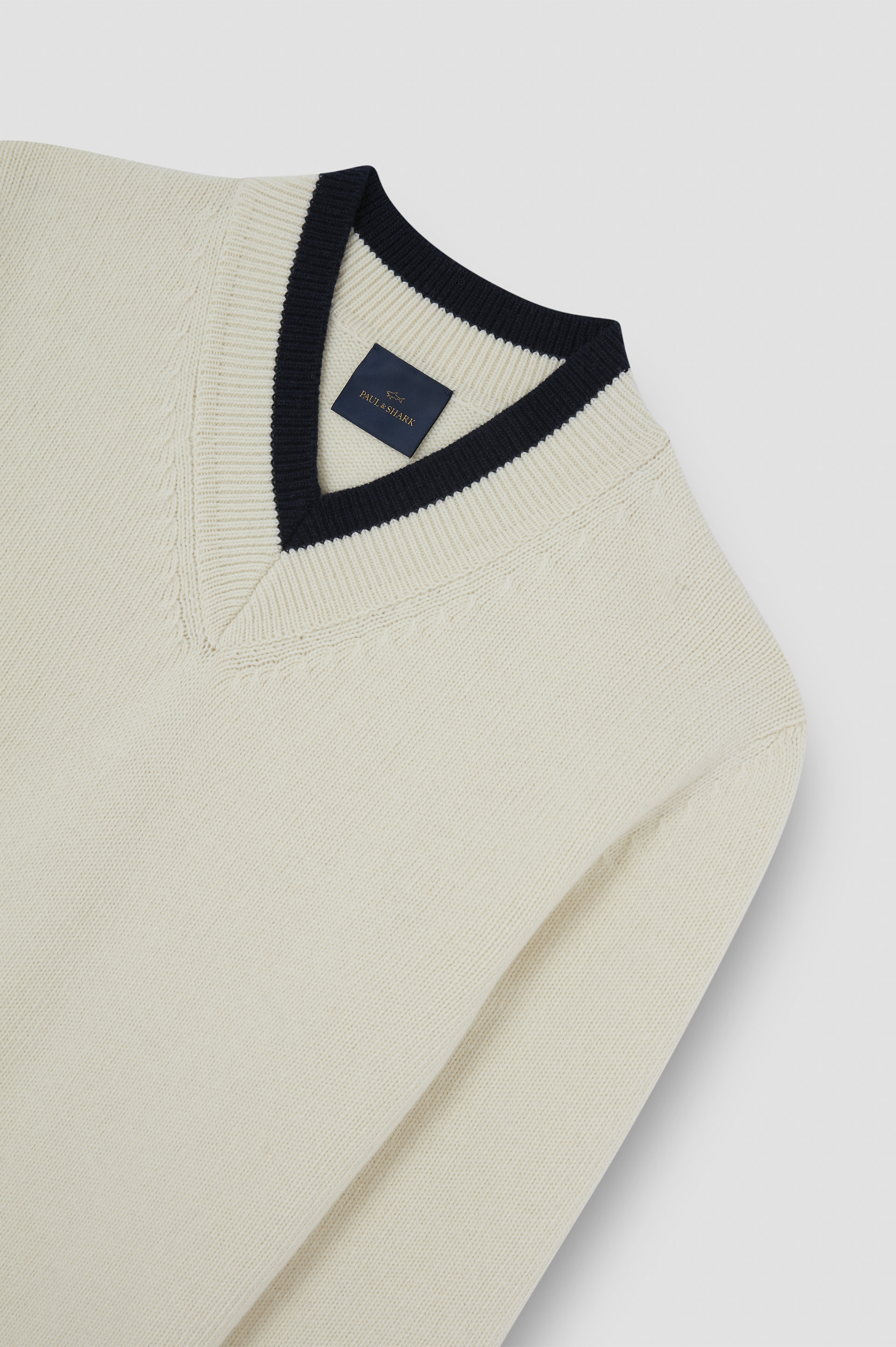 Sweater in Re-Wool with V-neck image number 5