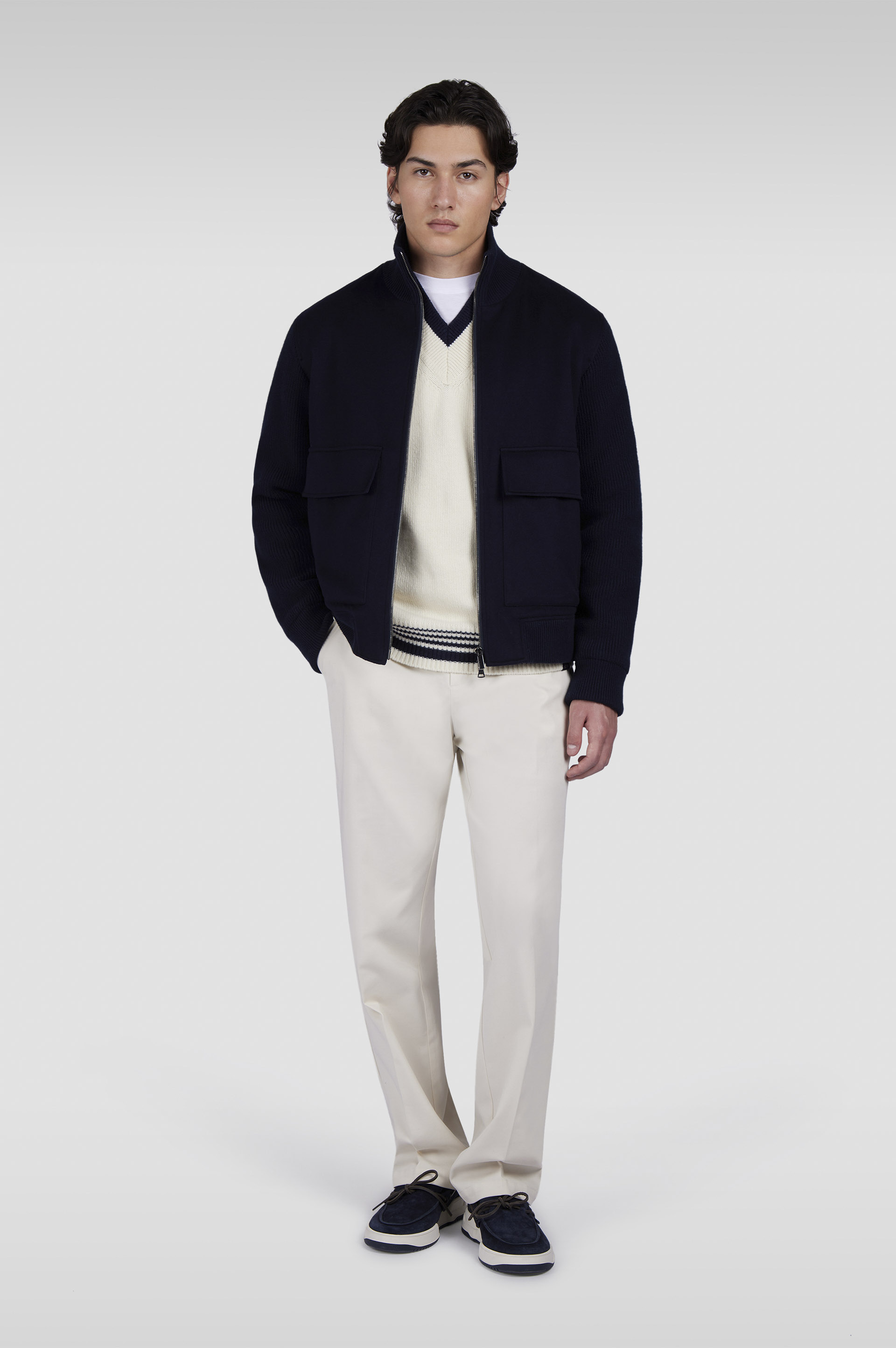 Sweater in Re-Wool with V-neck image number 2