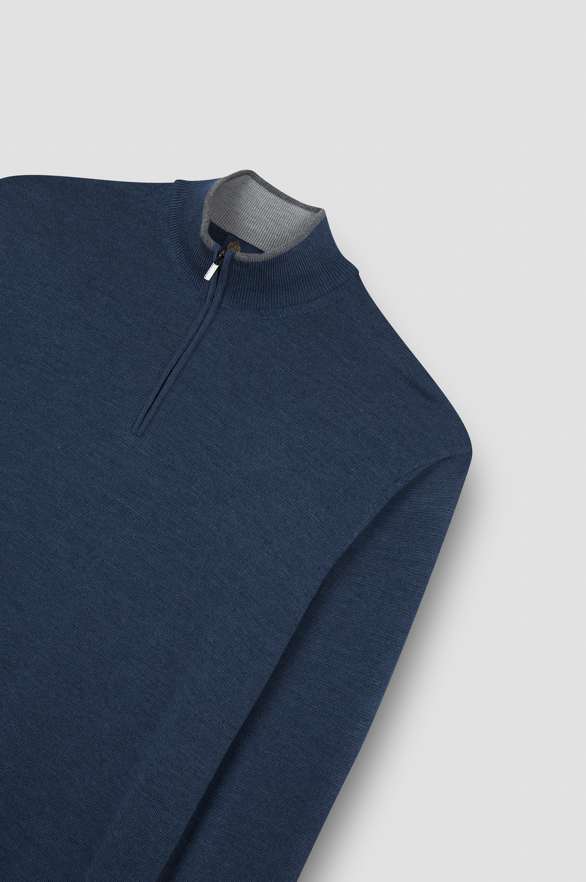 Pull &agrave; demi-zip en laine et soie image number 5