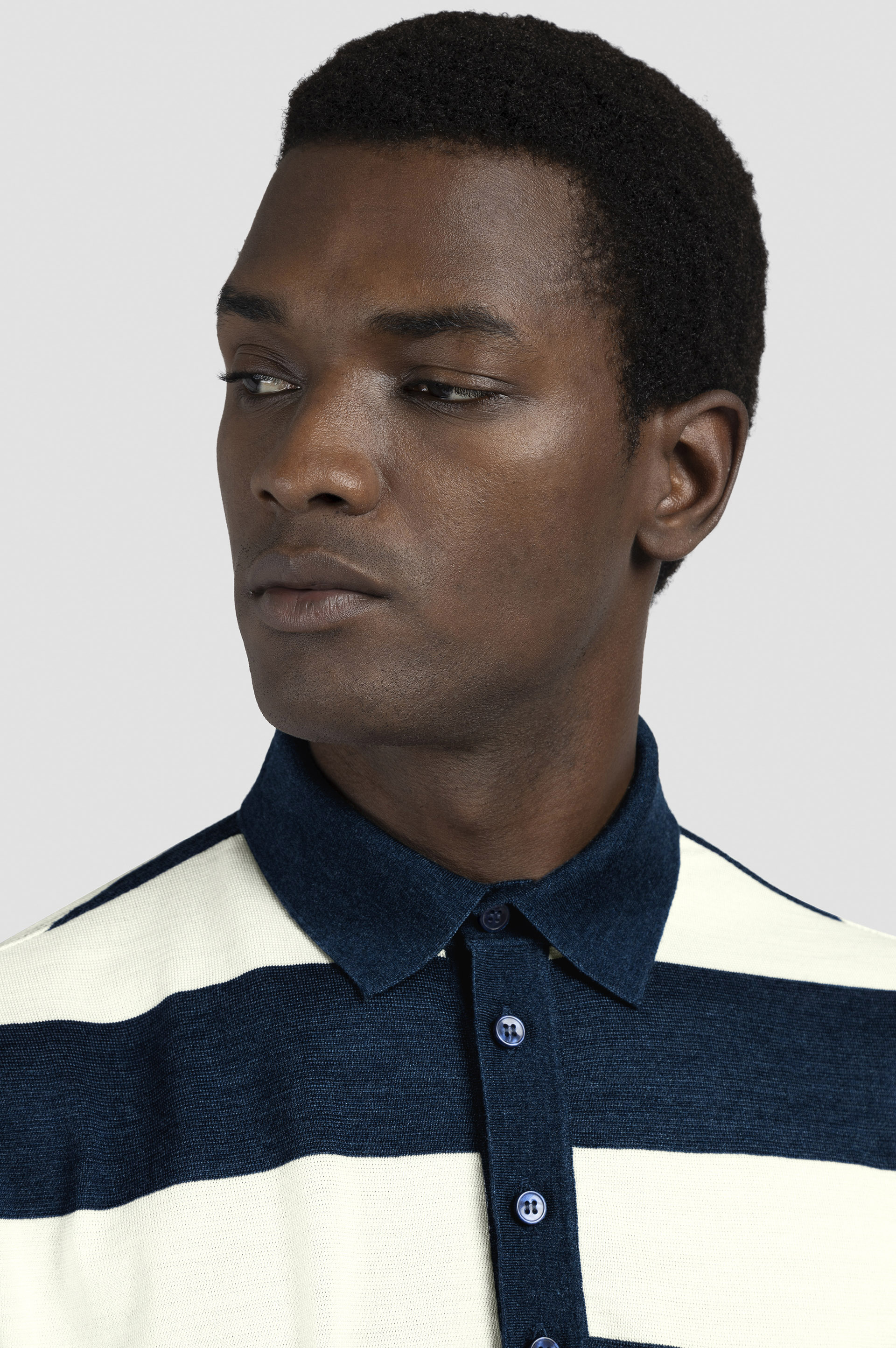 Polo en laine et soie avec motif à rayures image number 4