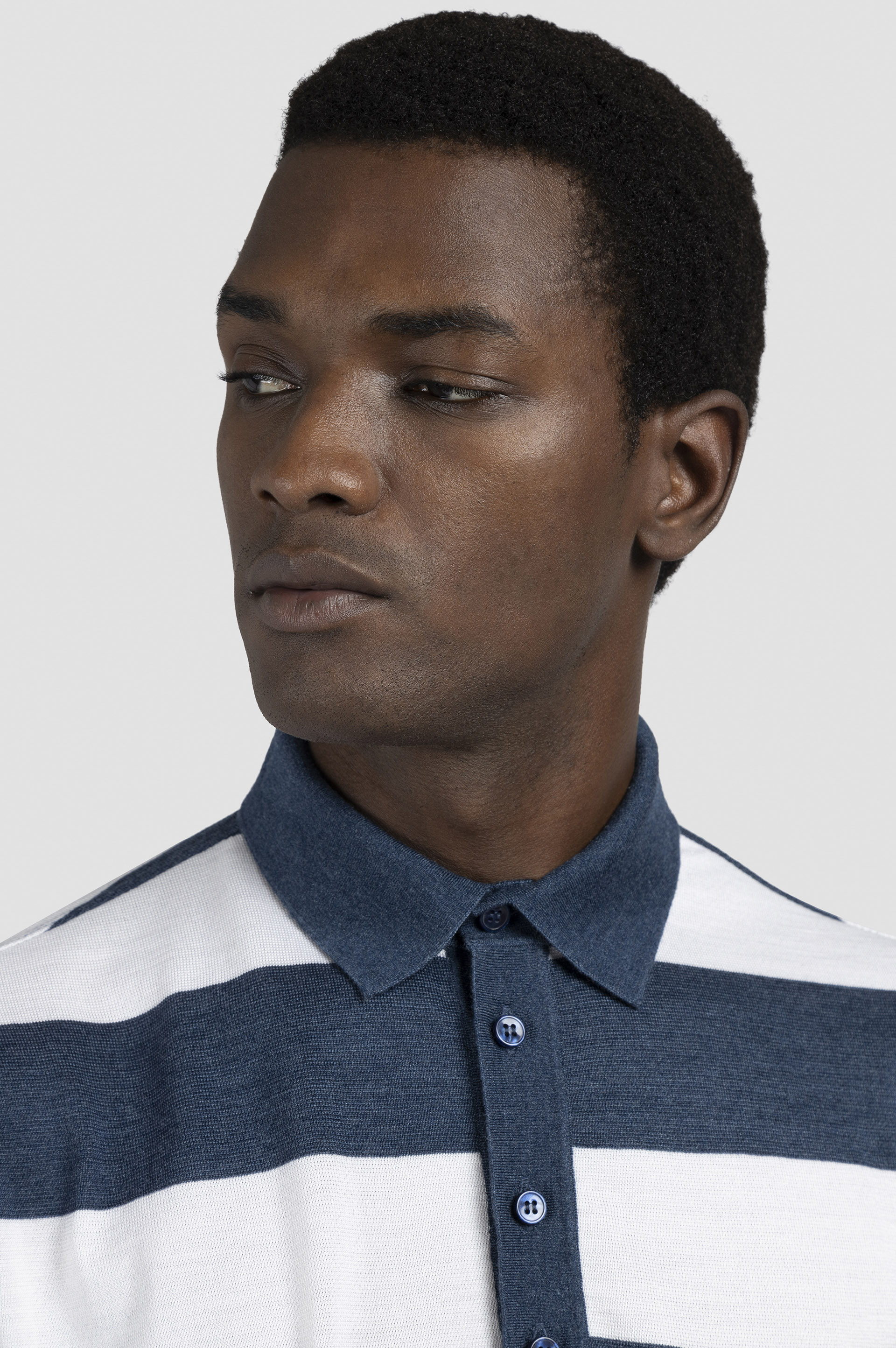 Polo in lana e seta con motivo a righe image number 4 Polo in lana e seta con motivo a righe image number 4