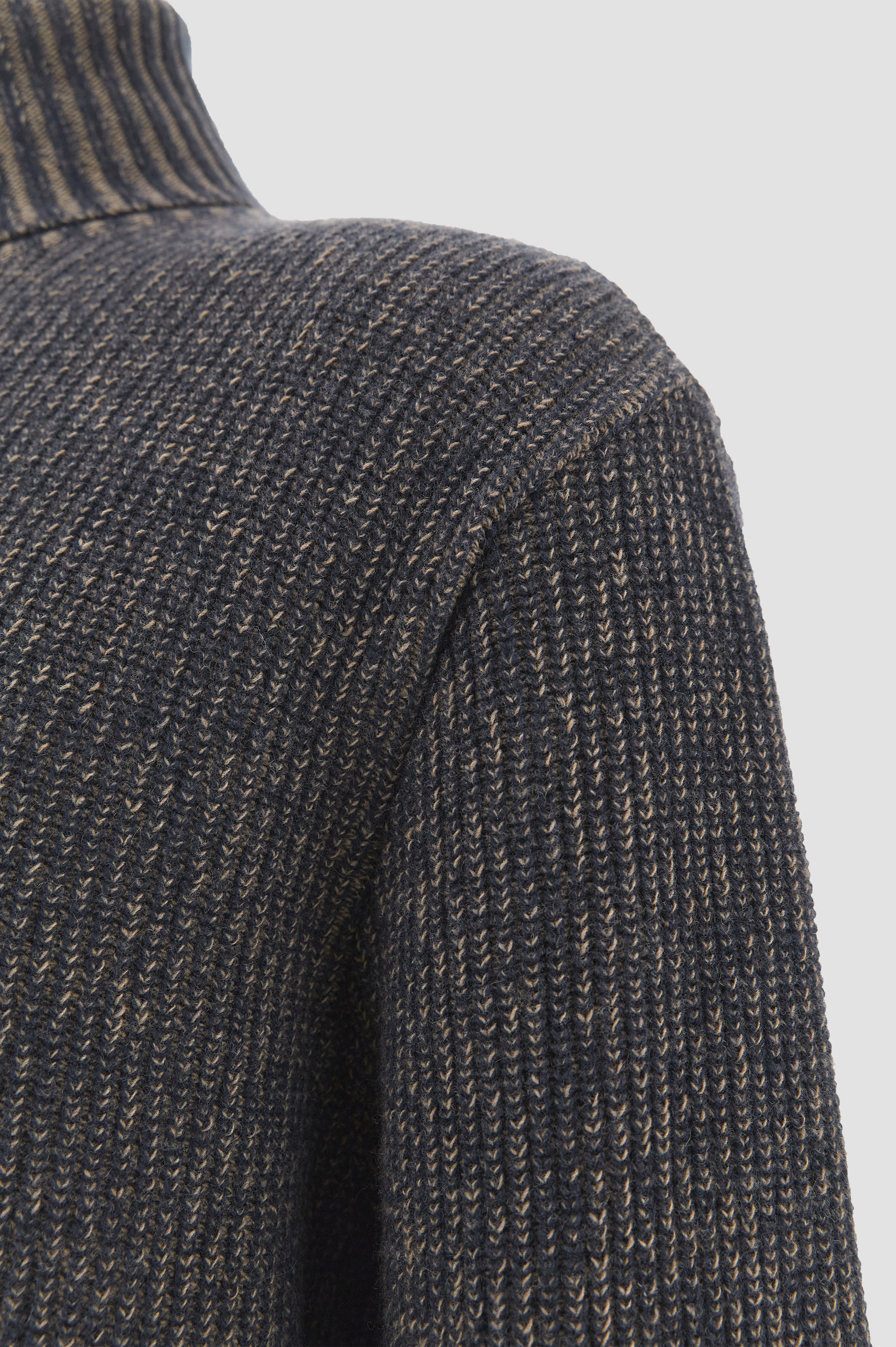 Rollkragenpullover aus Wolle und Kaschmir image number 2