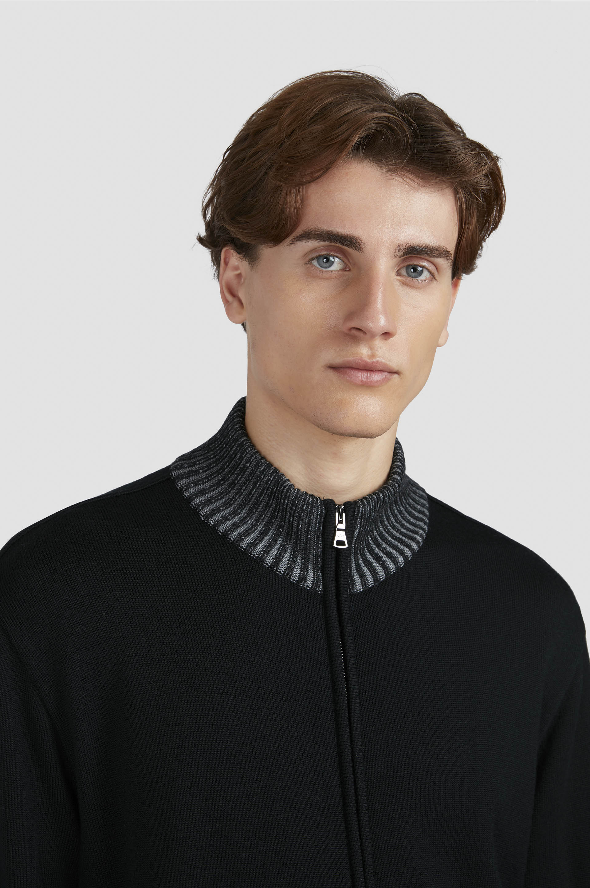 Soft Cool Touch wool sweater with zip closure image number 4 Soft Cool Touch wool sweater with zip closure image number 4