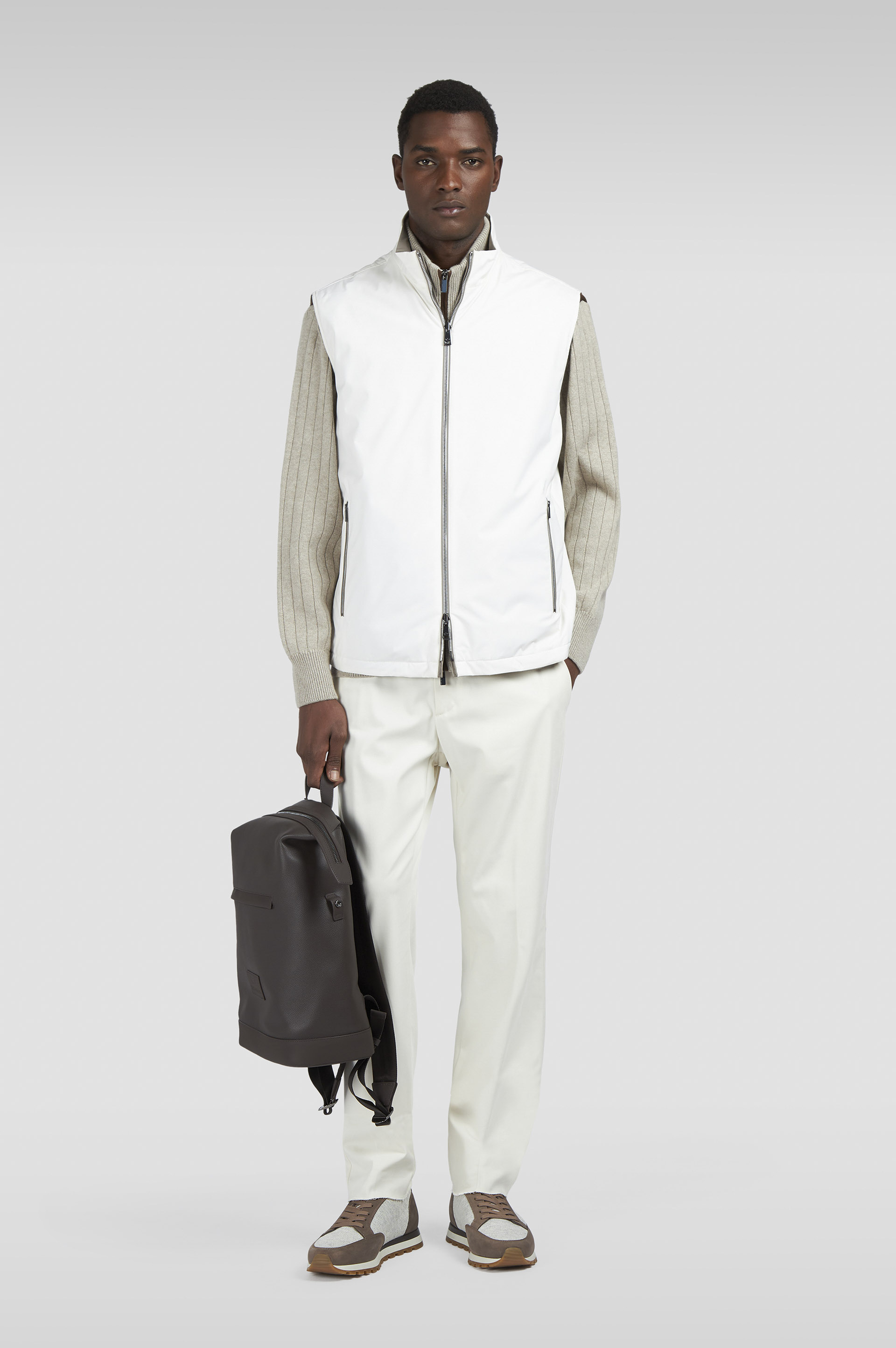 Zip-up cardigan in wool and cashmere with suede details image number 2 Zip-up cardigan in wool and cashmere with suede details image number 2