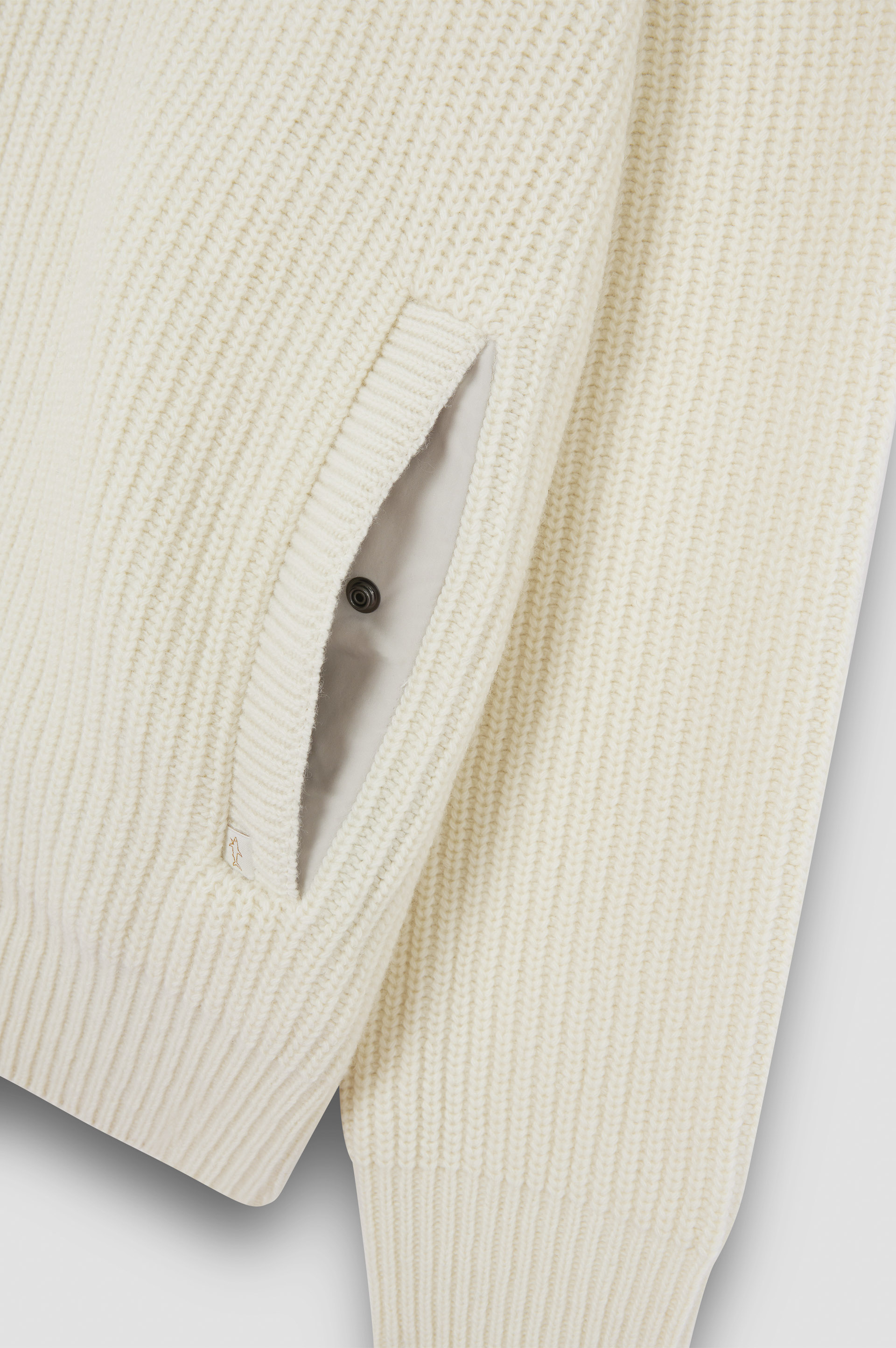 Re-Wool zip-up sweater image number 8