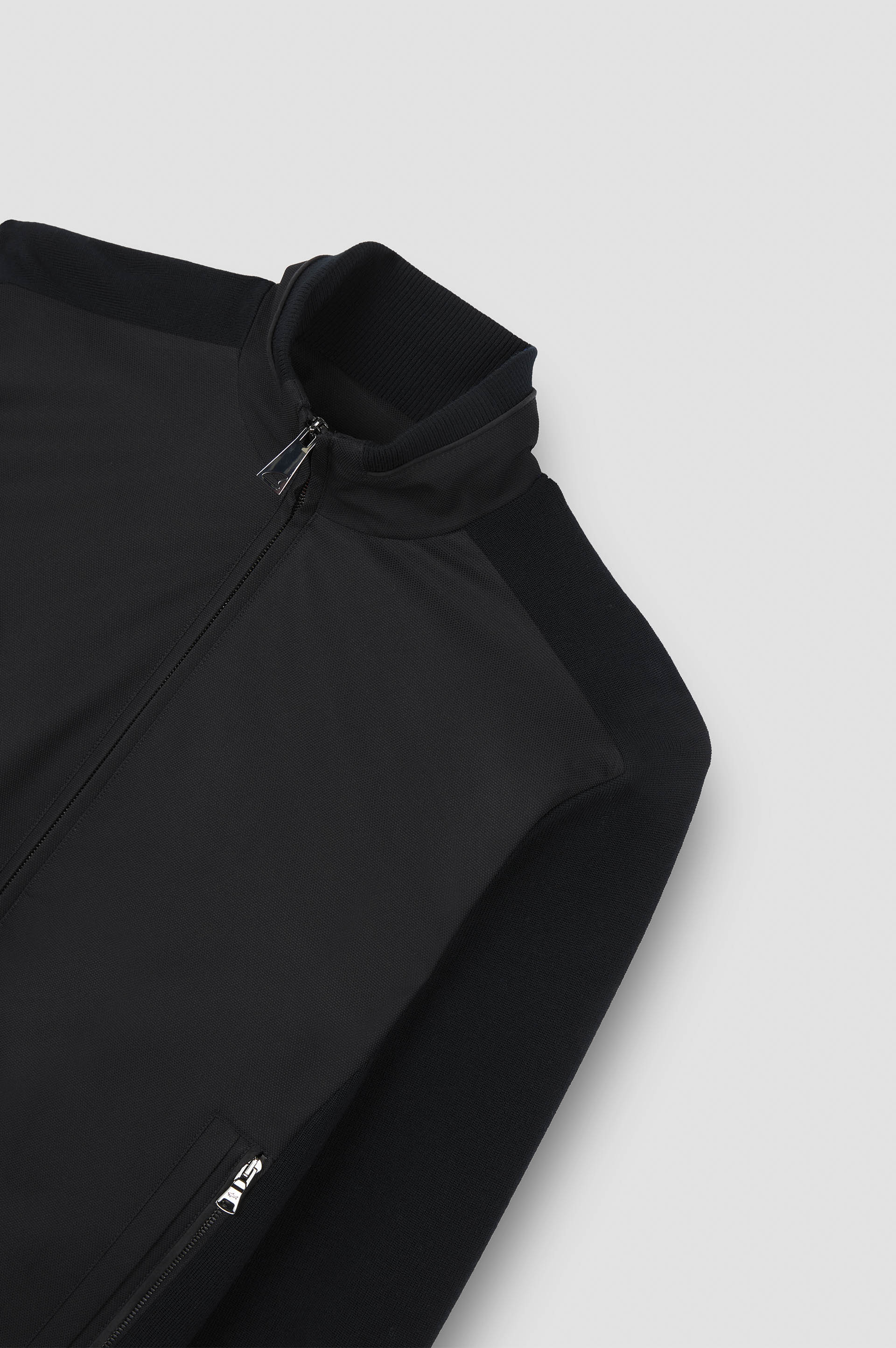 X-Soft Hybrid zip-up sweater in Soft Cool Touch wool and Typhoon® image number 6 X-Soft Hybrid zip-up sweater in Soft Cool Touch wool and Typhoon® image number 6