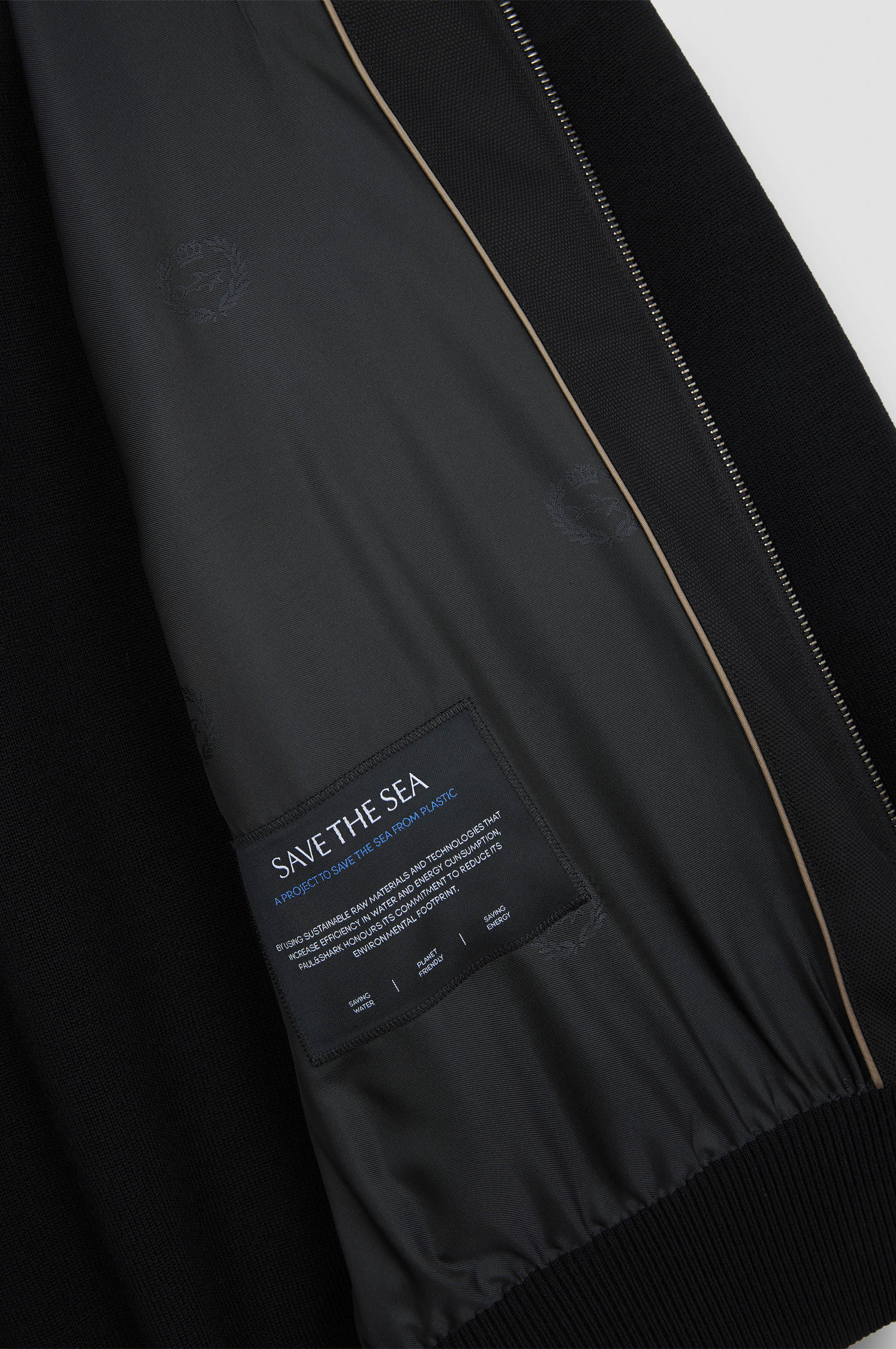 X-Soft Hybrid zip-up sweater in Soft Cool Touch wool and Typhoon® image number 7 X-Soft Hybrid zip-up sweater in Soft Cool Touch wool and Typhoon® image number 7