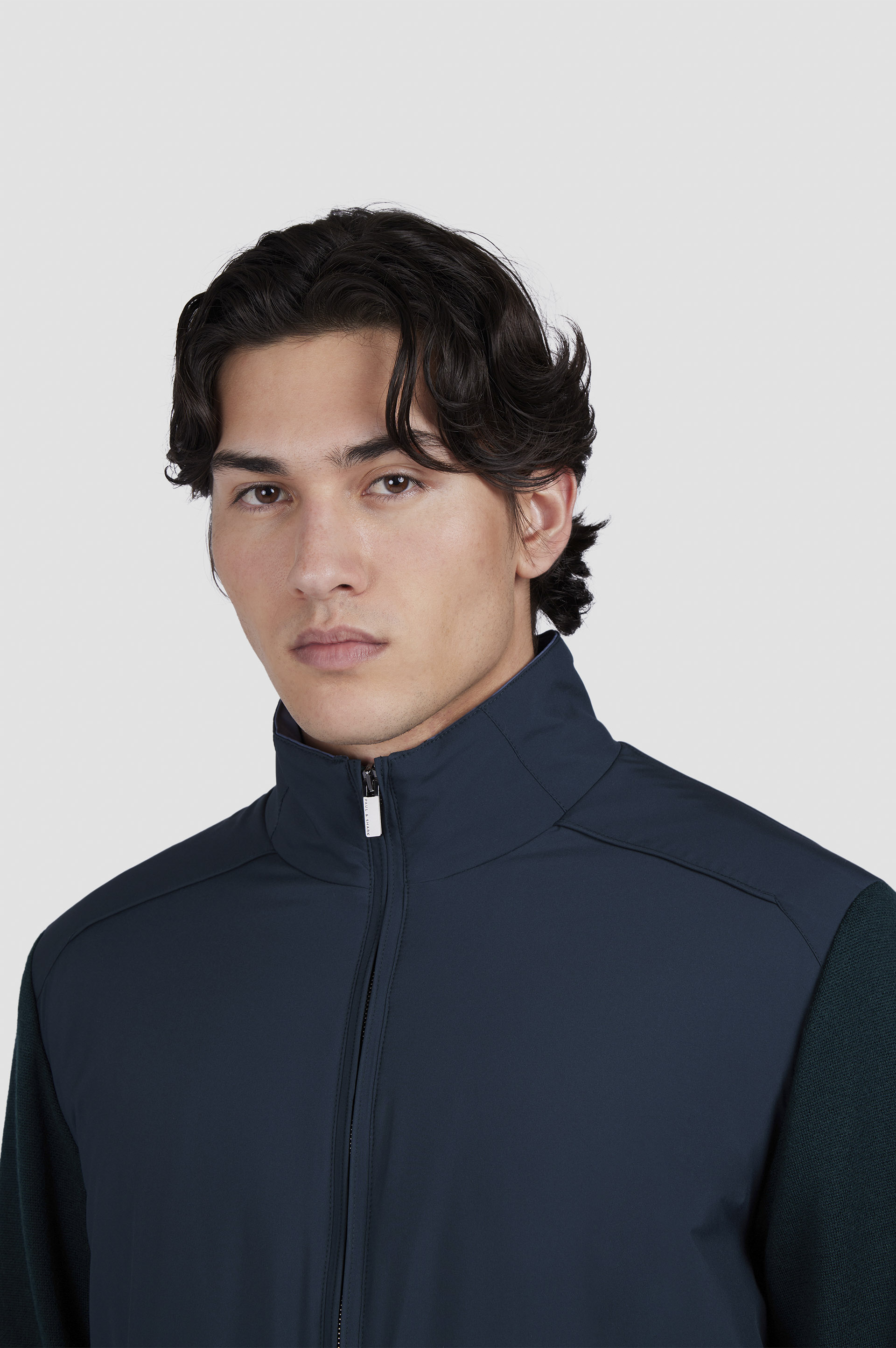 Hybrid zip-up sweater in Soft Cool Touch wool and Typhoon® Platinum image number 4 Hybrid zip-up sweater in Soft Cool Touch wool and Typhoon® Platinum image number 4