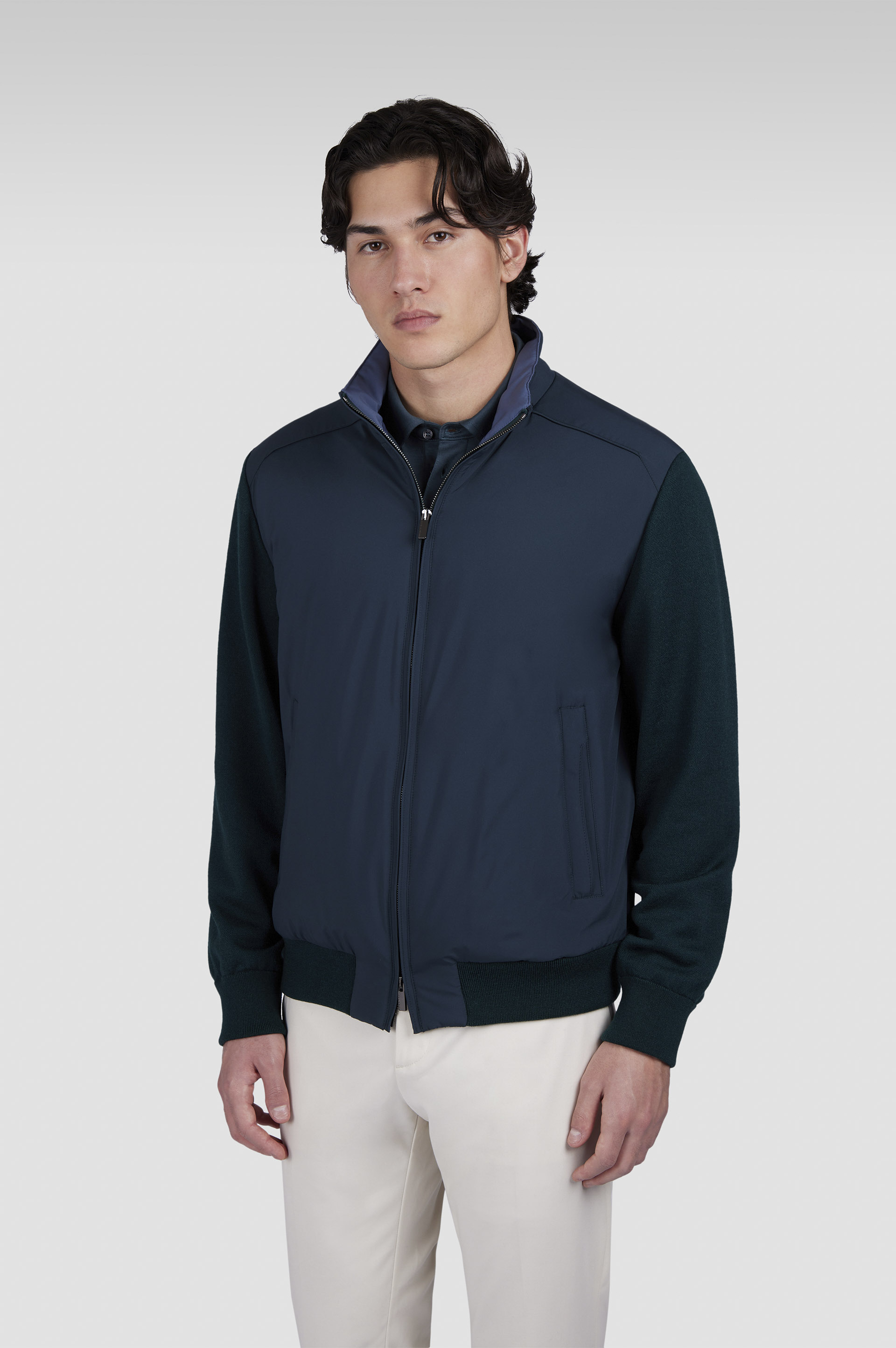 Hybrid zip-up sweater in Soft Cool Touch wool and Typhoon® Platinum image number 0 Hybrid zip-up sweater in Soft Cool Touch wool and Typhoon® Platinum image number 0